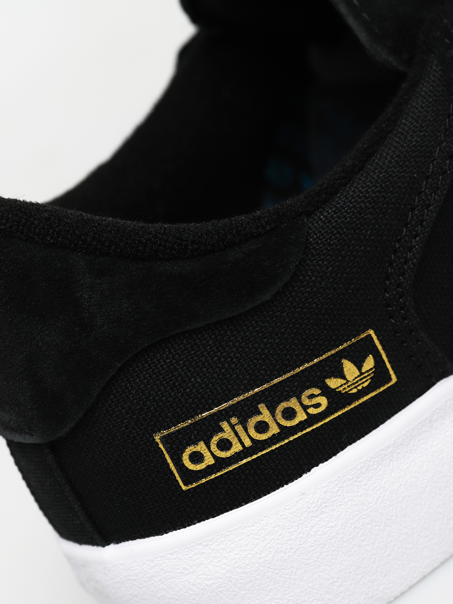 Обувки adidas Matchbreak Super (cblack/ftwwht/goldmt)