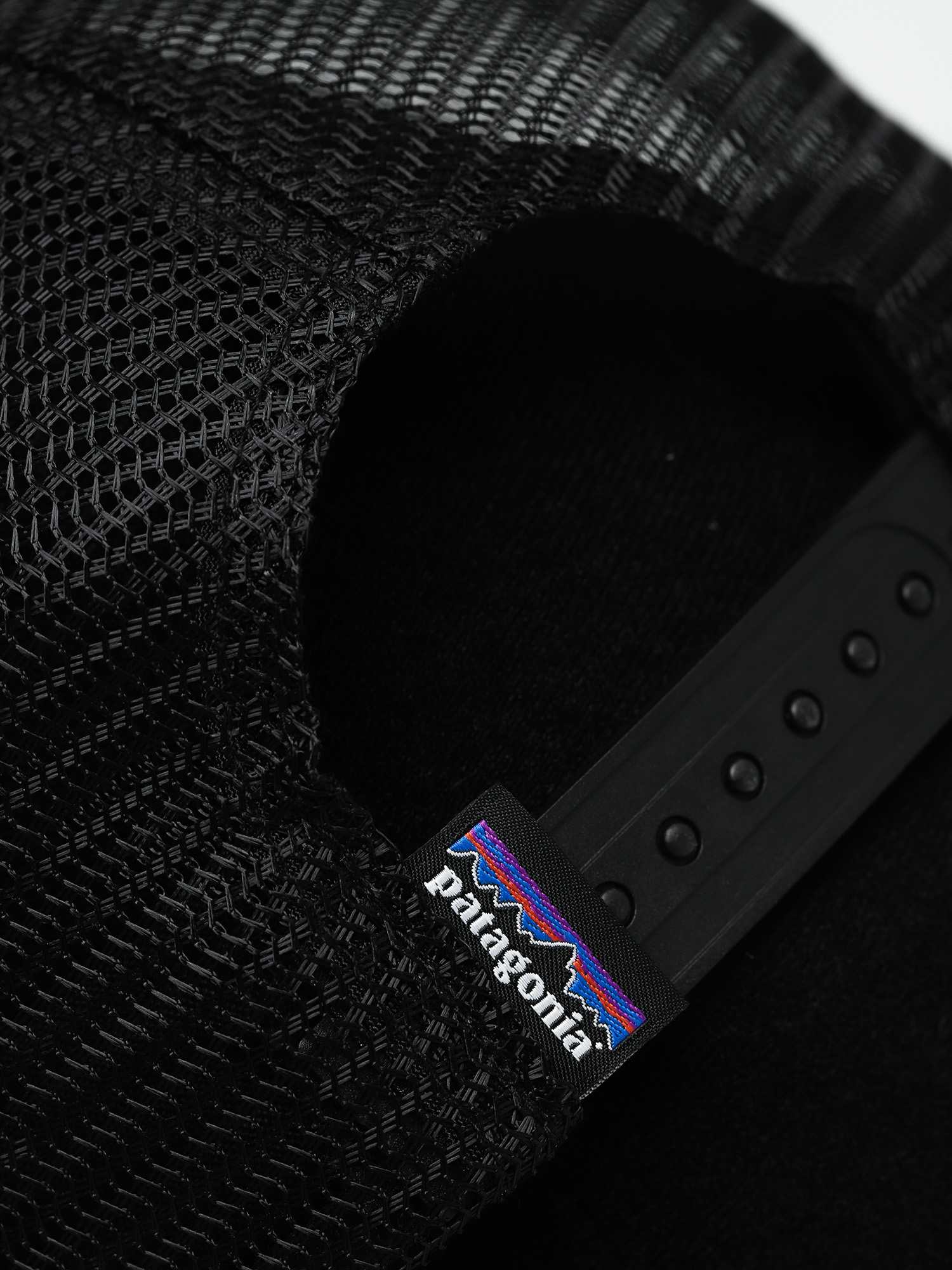 Шапка с козирка Patagonia P6 Logo Trucker ZD (black)