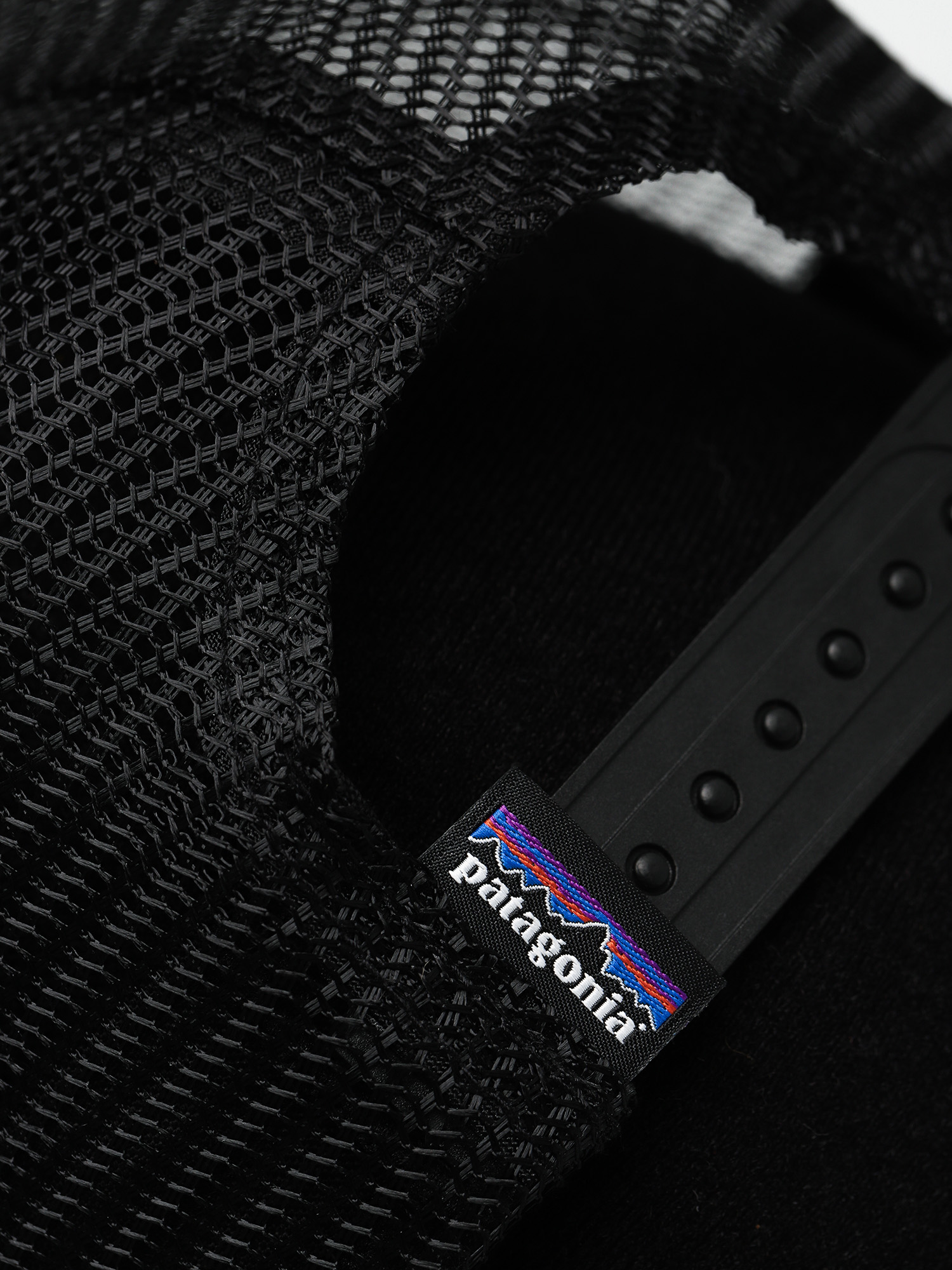 Patagonia Шапка с козирка P6 Logo LoPro Trucker ZD (black)
