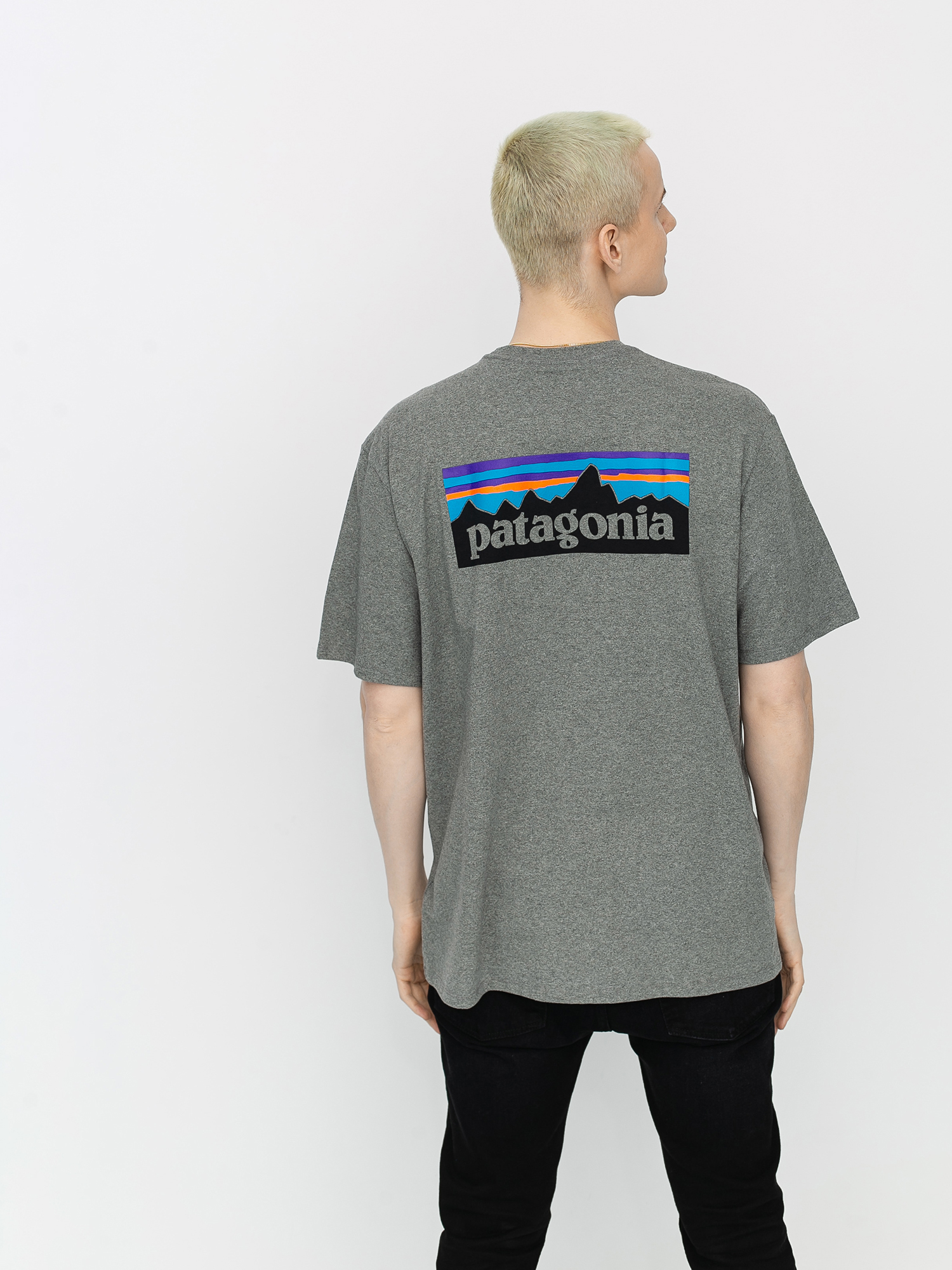 Тениска Patagonia P6 Logo Responsibili (gravel heather)