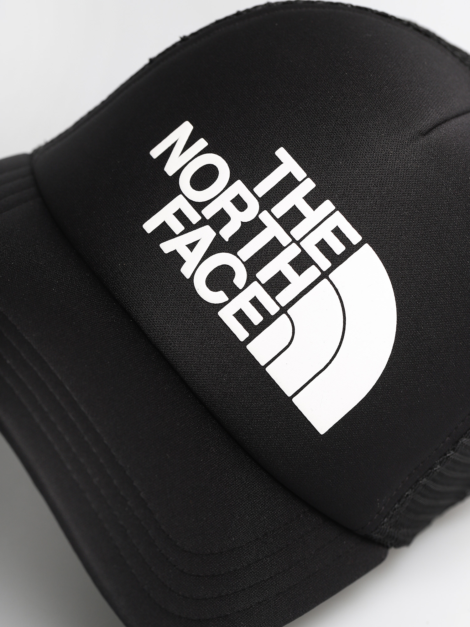 Шапка с козирка The North Face TNF Logo Trucker ZD (tnf black/tnf white)