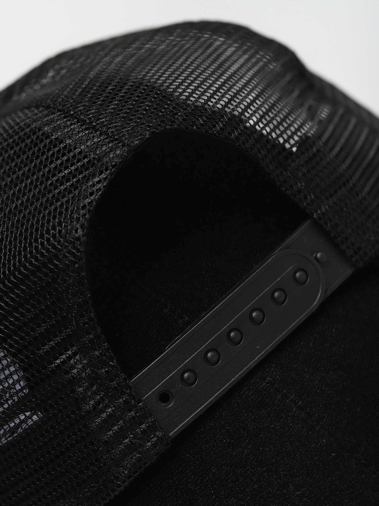 Шапка с козирка New Era Clean Trucker (black)