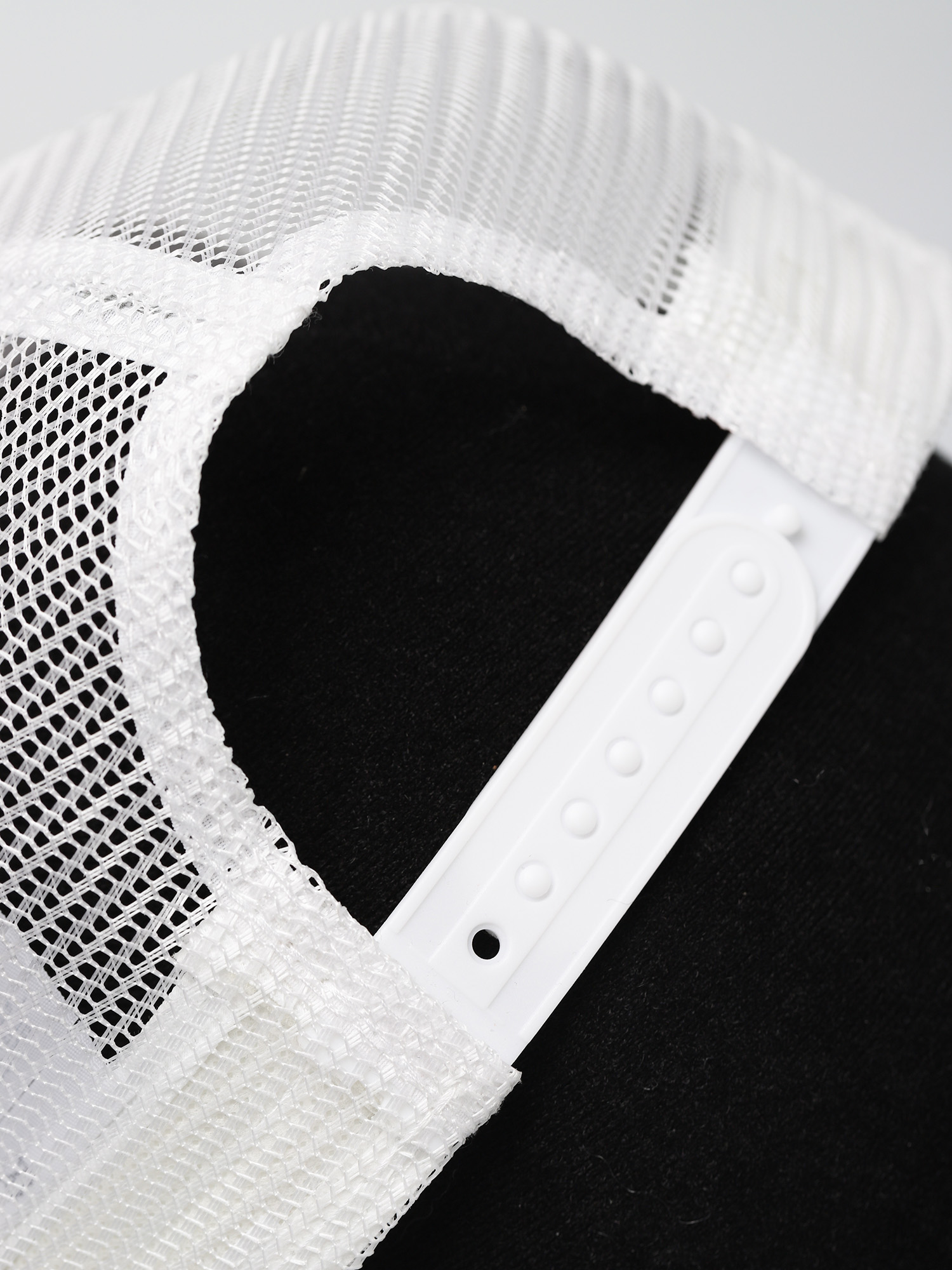 Шапка с козирка New Era Essential Aframe Trucker ZD (new york yankees whi)