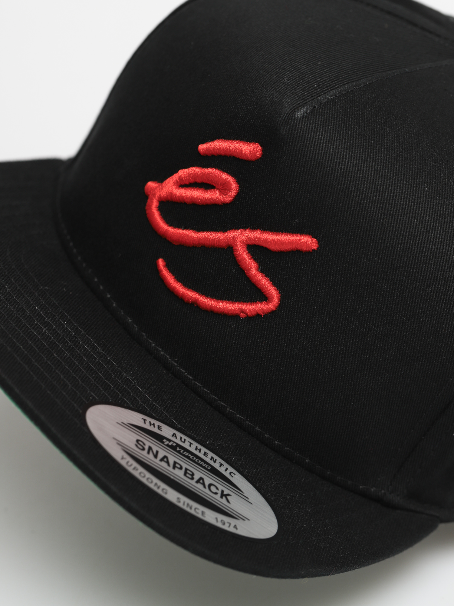 Шапка с козирка eS Script Snapback ZD (black)