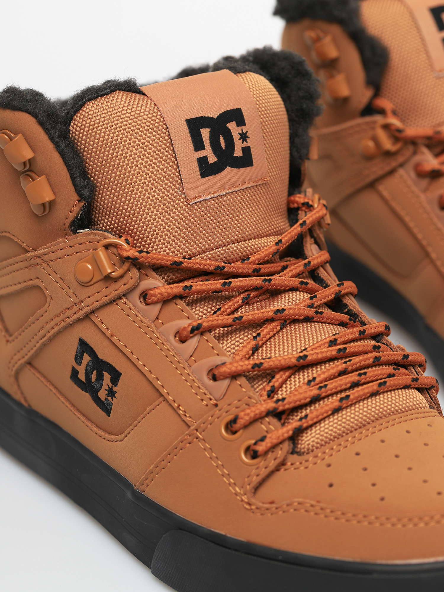 DC Обувки Pure High Top Wc Wnt (wheat/black)