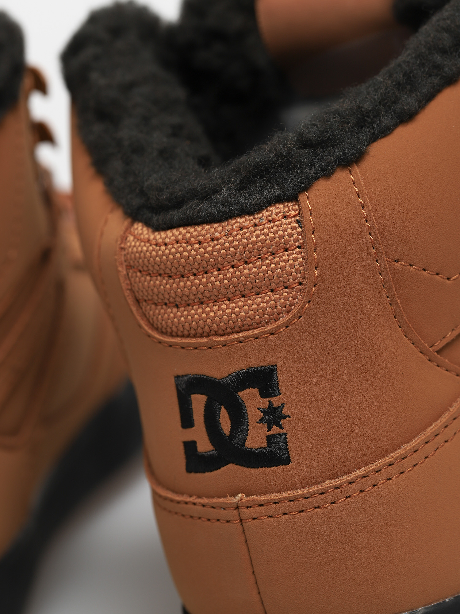 DC Обувки Pure High Top Wc Wnt (wheat/black)