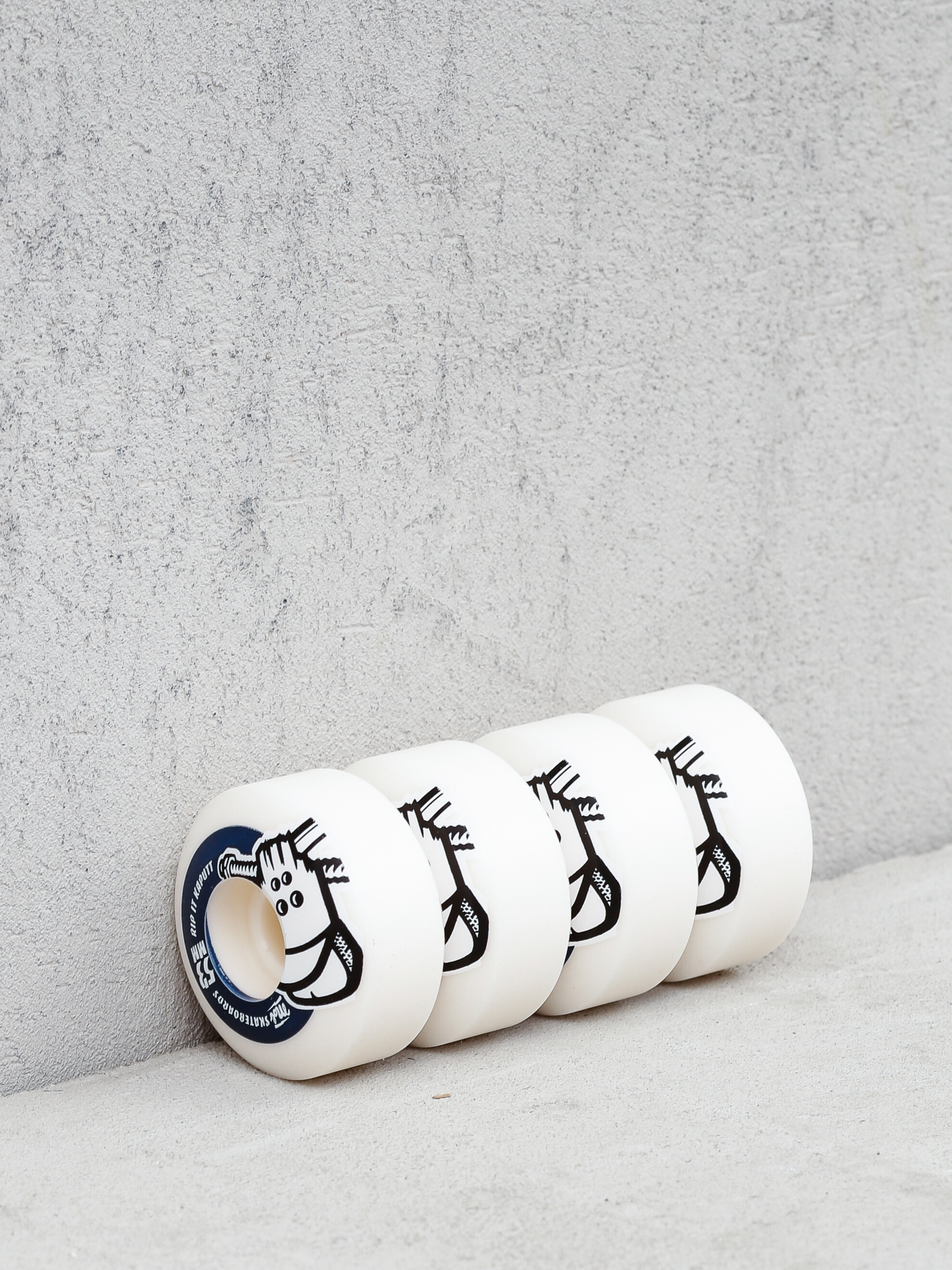 Колелца Mob Skateboards Skull (white/navy)