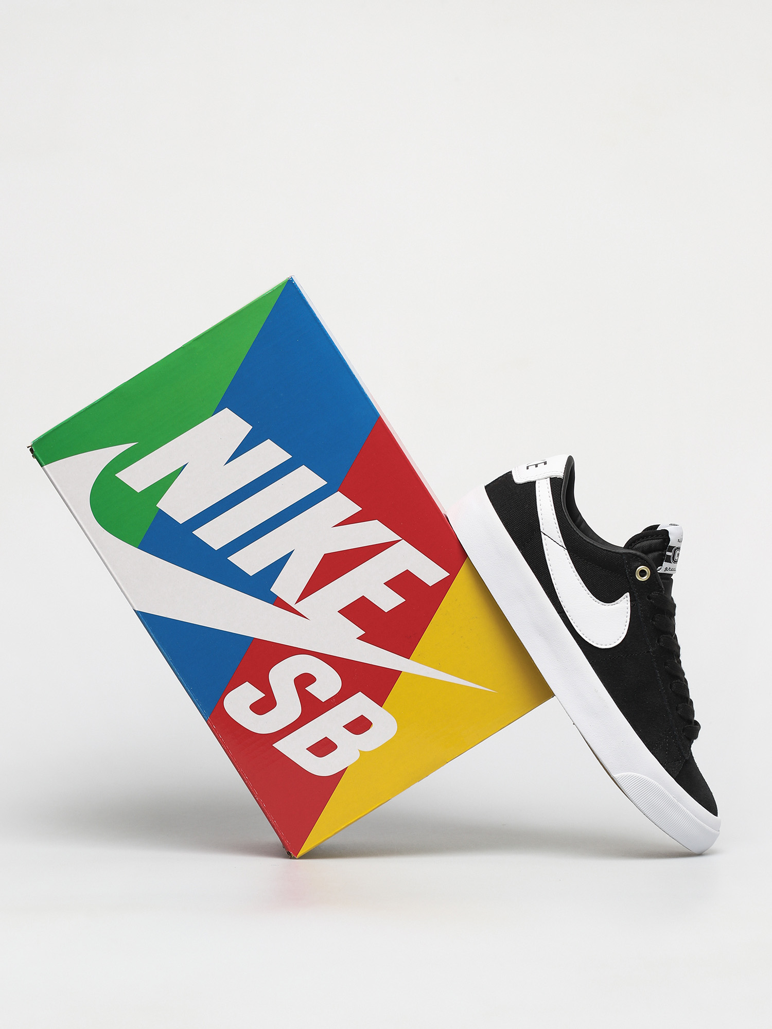 Обувки Nike SB Zoom Blazer Low Pro Gt (black/white black gum light brown)