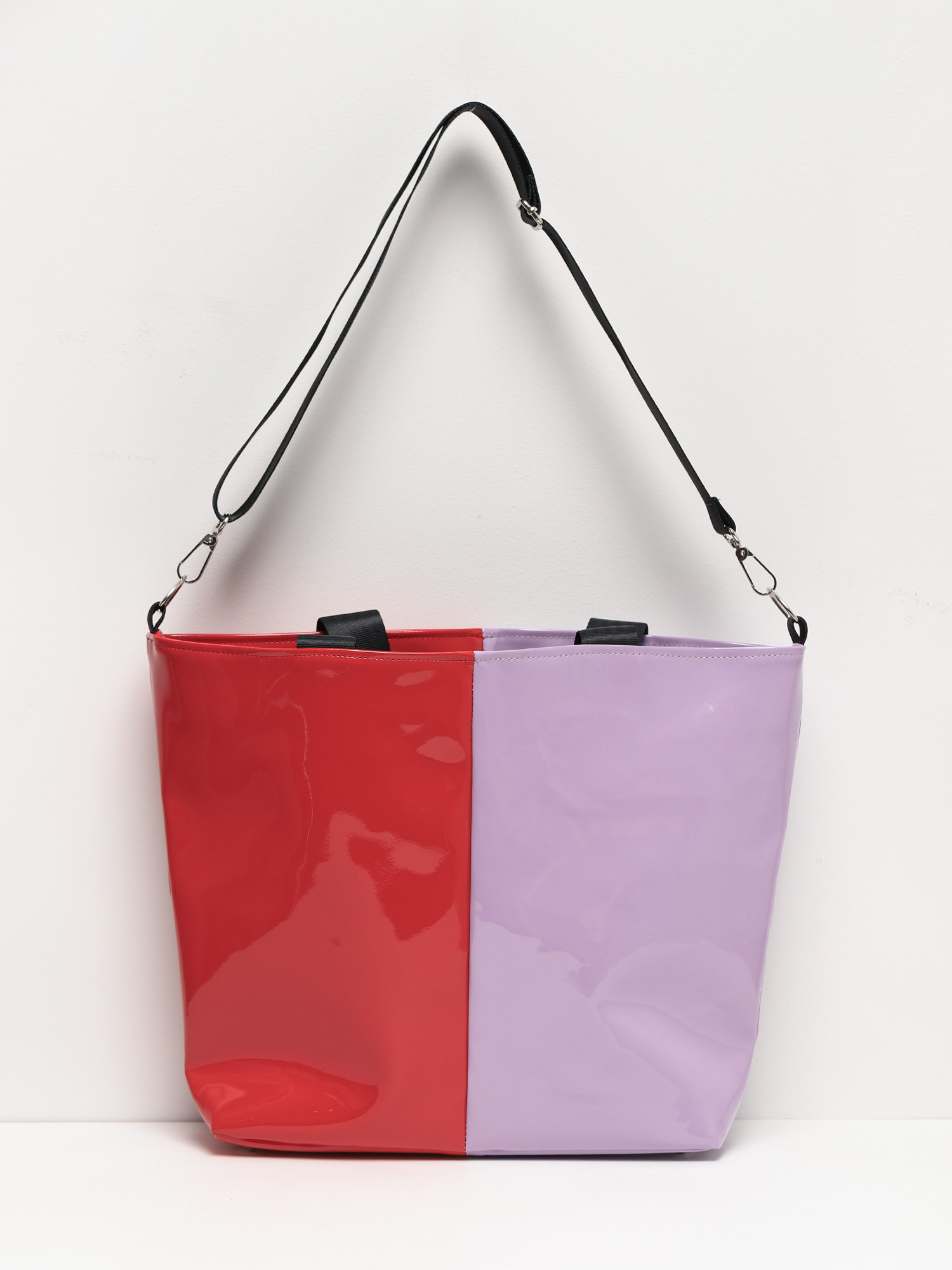 Дамска чанта Local Heroes Hot Tote Bag Wmn (red/violet)