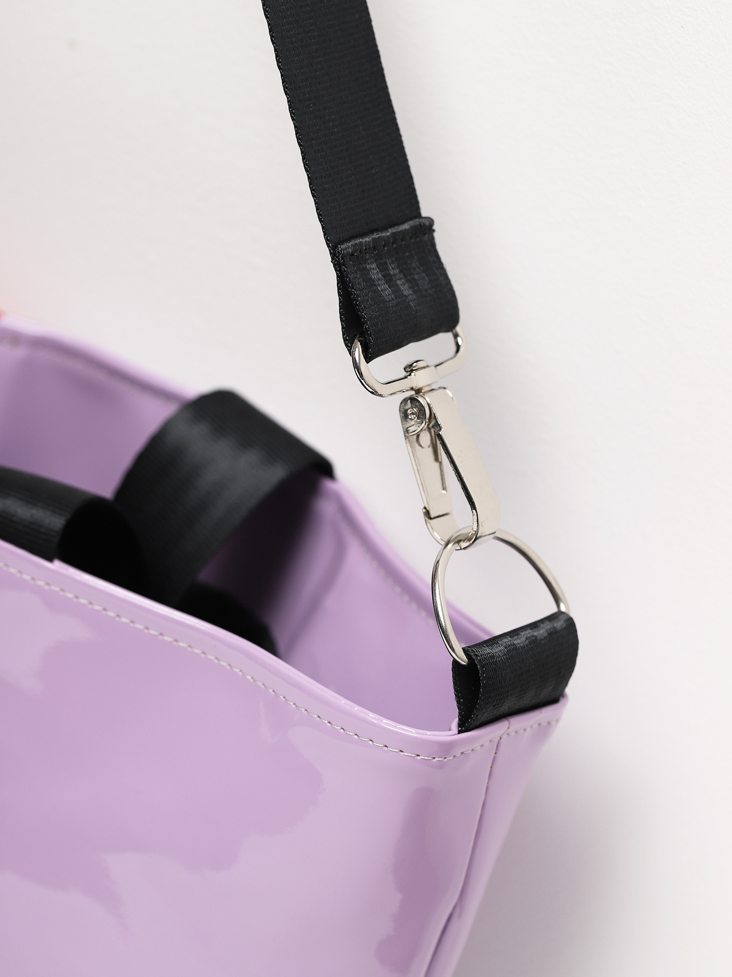 Дамска чанта Local Heroes Hot Tote Bag Wmn (red/violet)