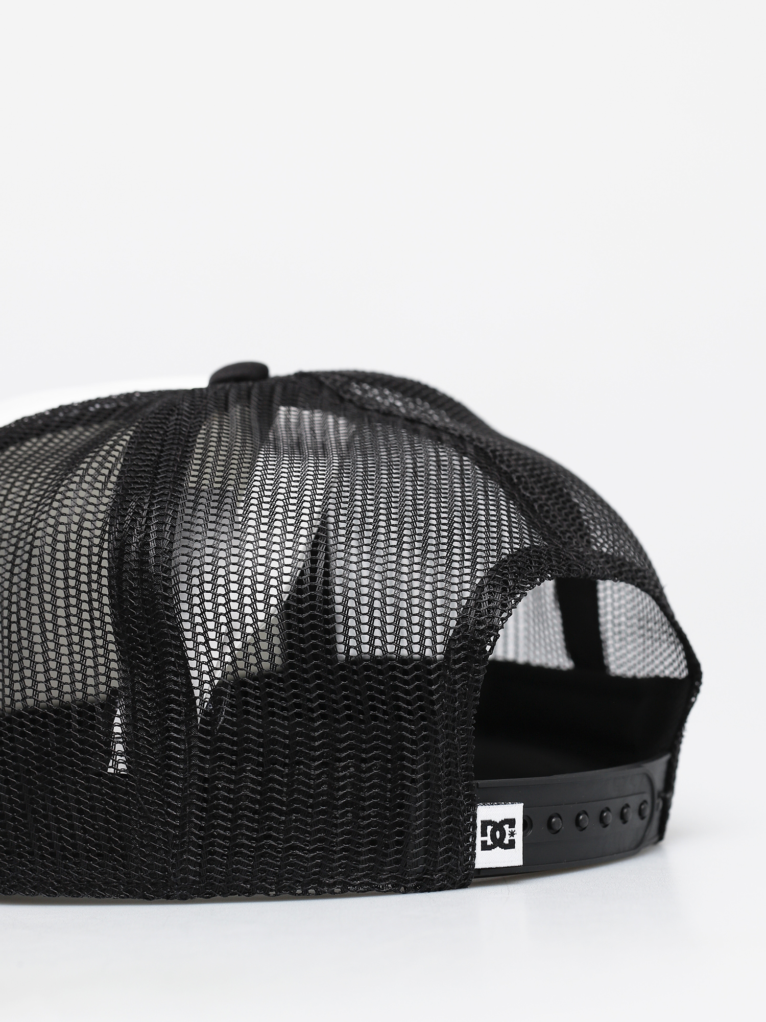 Шапка с козирка DC Gas Station Trucker ZD (white/black)
