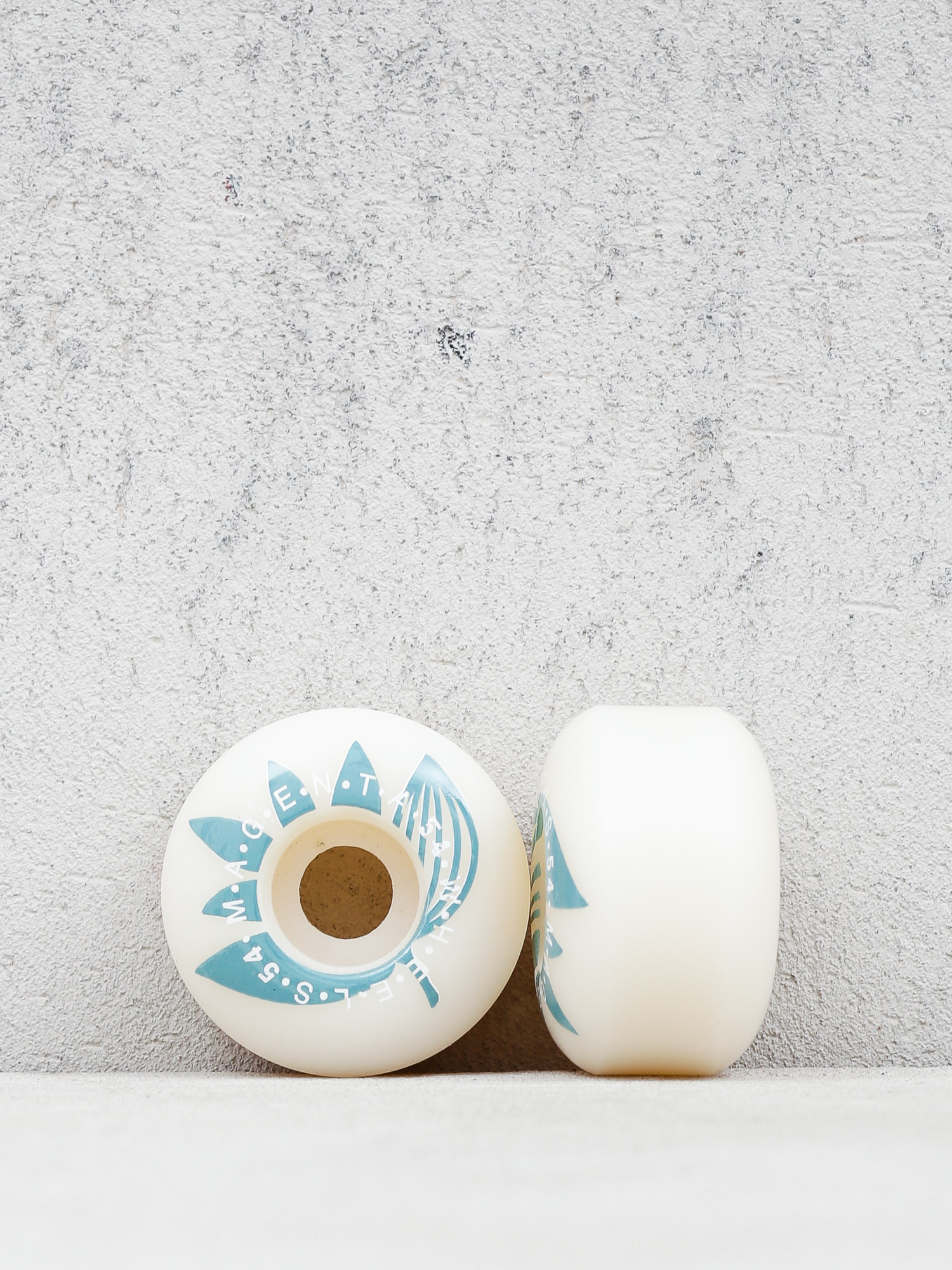 u041au043eu043bu0435u043bu0446u0430 Magenta Plant Power (blue)