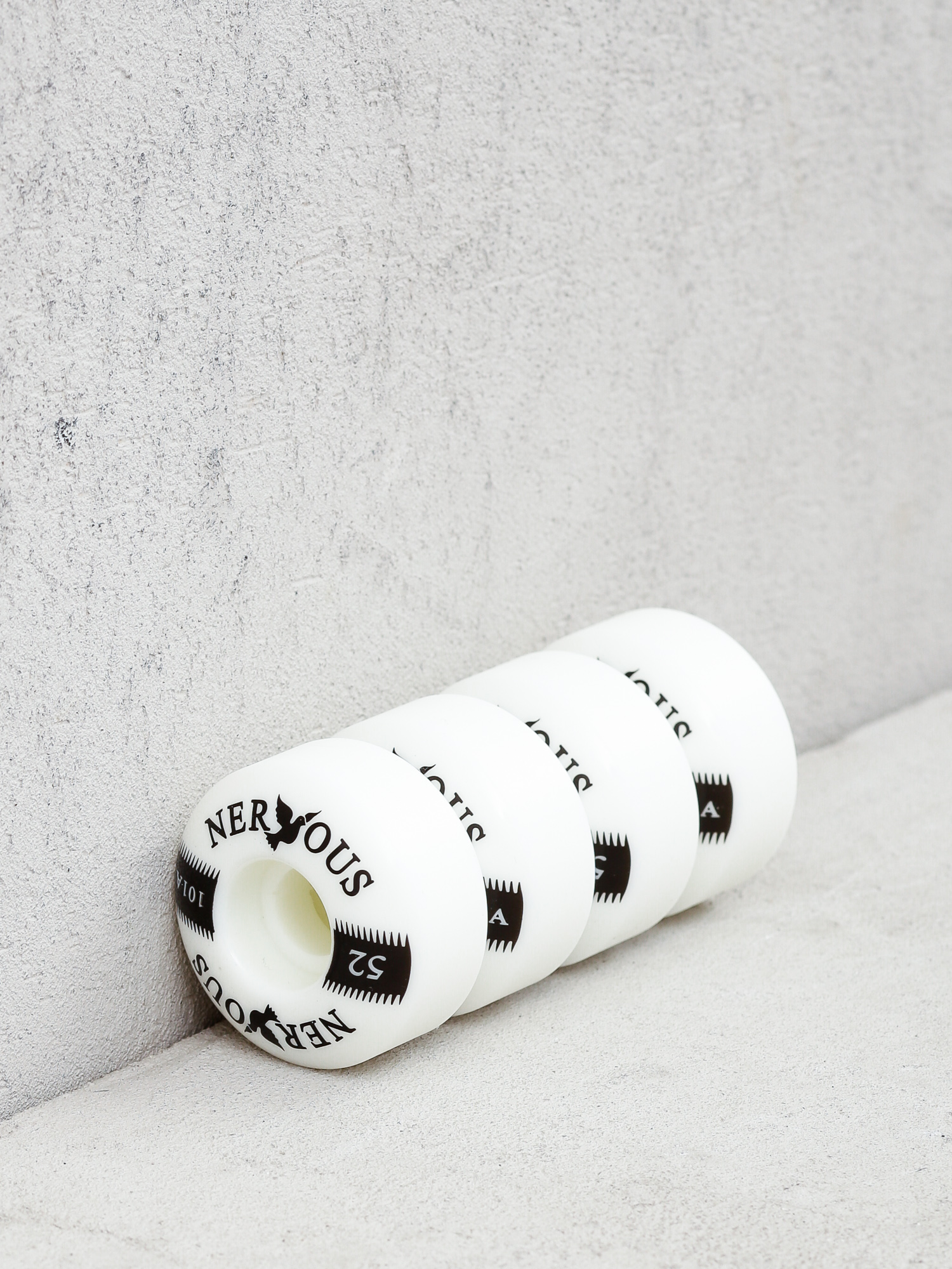 Kółka Nervous Classic Flat (white)