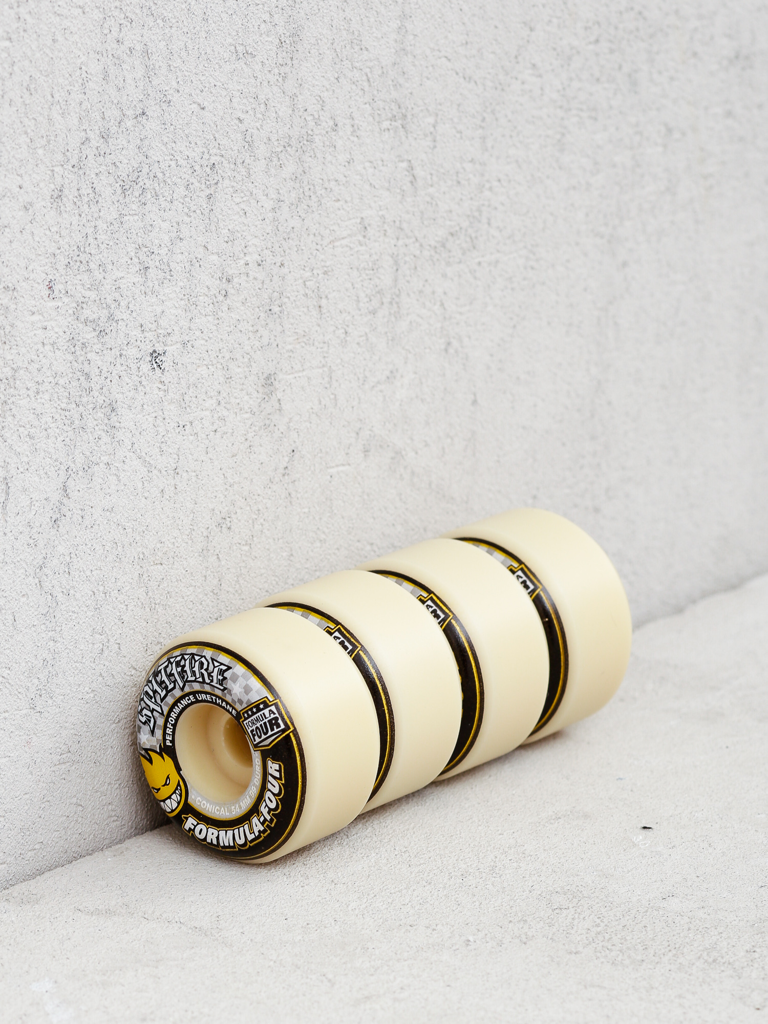 Колелца Spitfire F4 99D Conical (white/silver)