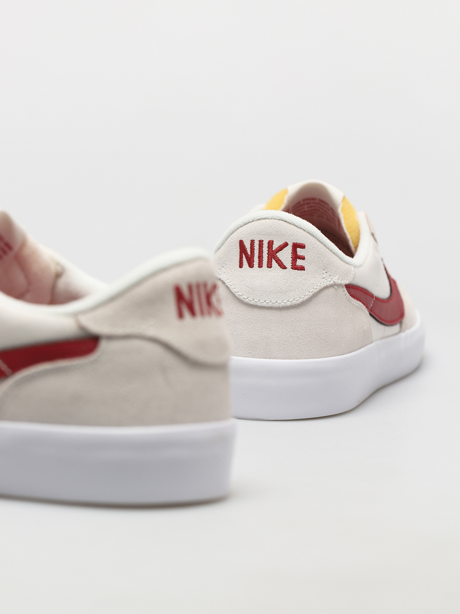 Обувки Nike SB Heritage Vulc (summit white/gym red summit white white)