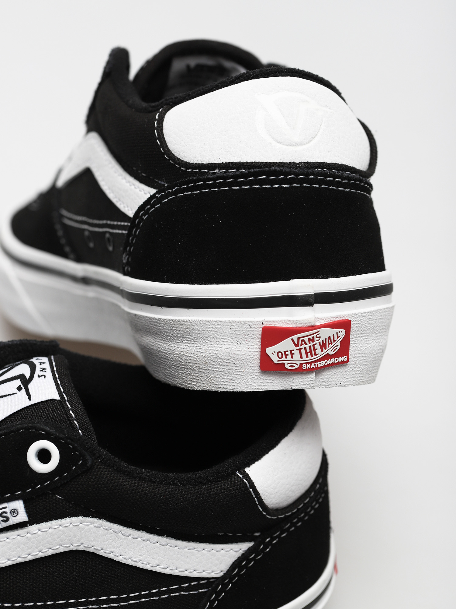 Обувки Vans Rowan (black/true white)