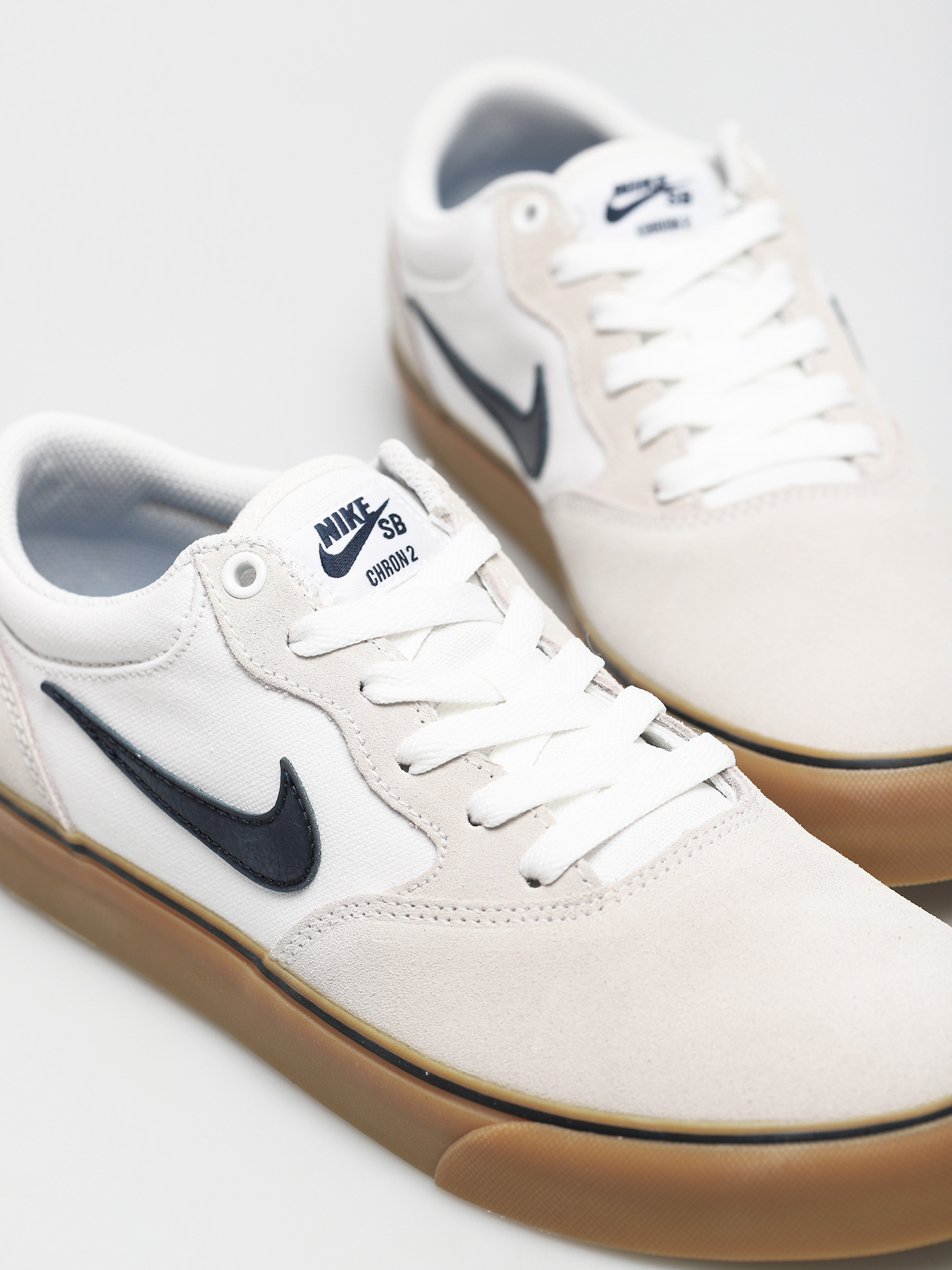 Обувки Nike SB Chron 2 (white/obsidian white gum light brown)