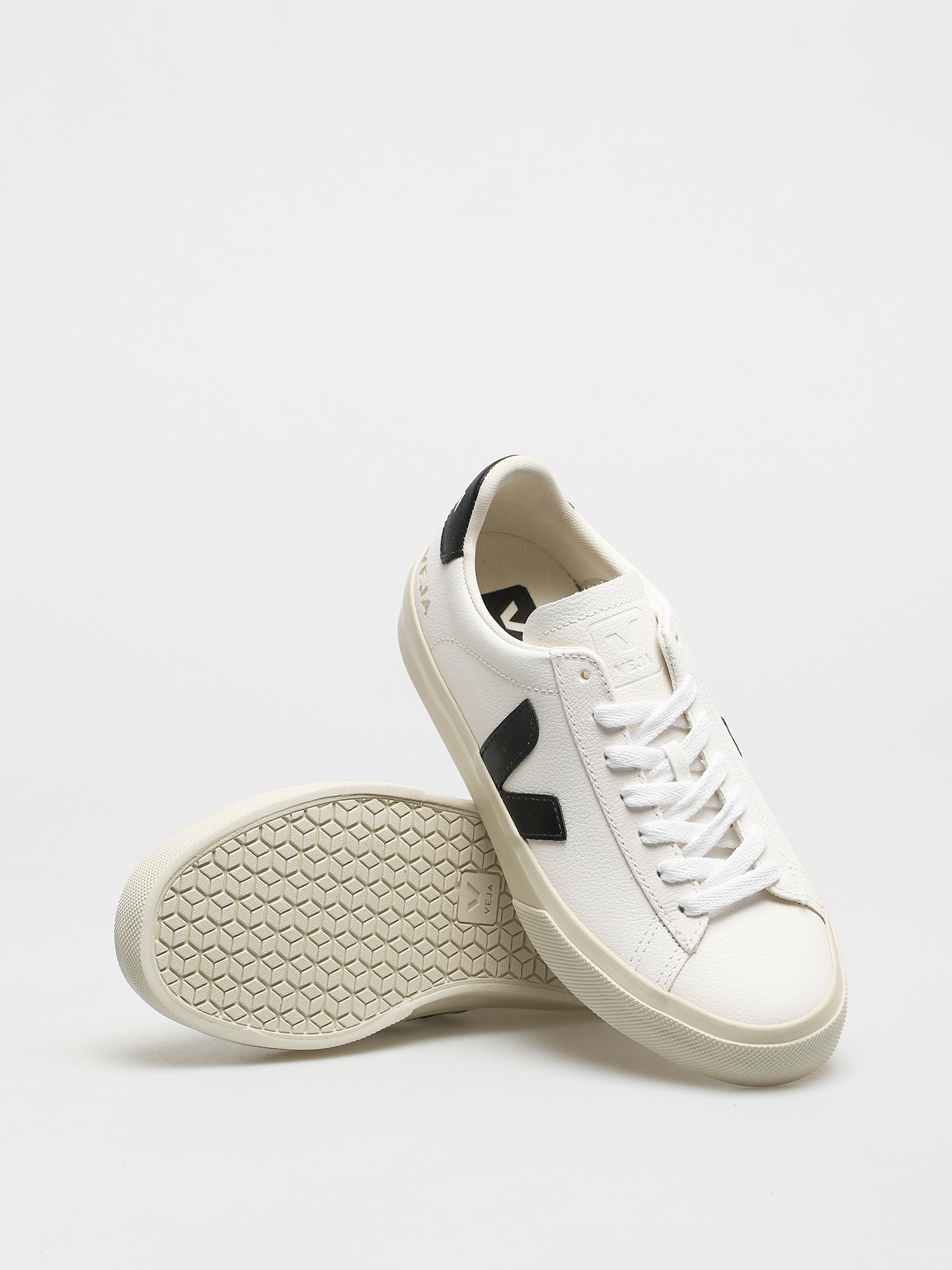 Обувки Veja Campo Wmn (chromefree leather white black)