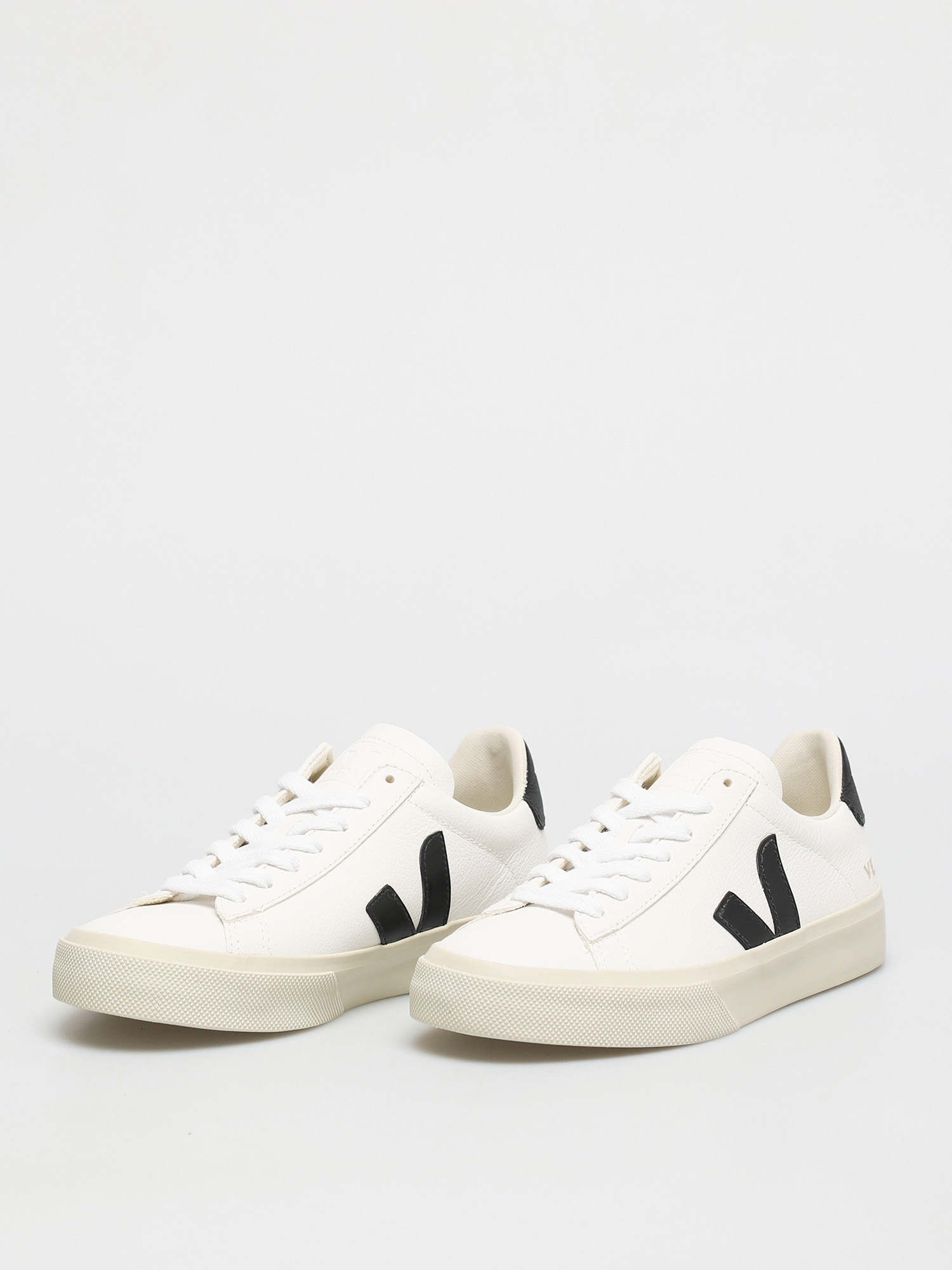 Обувки Veja Campo Wmn (chromefree leather white black)