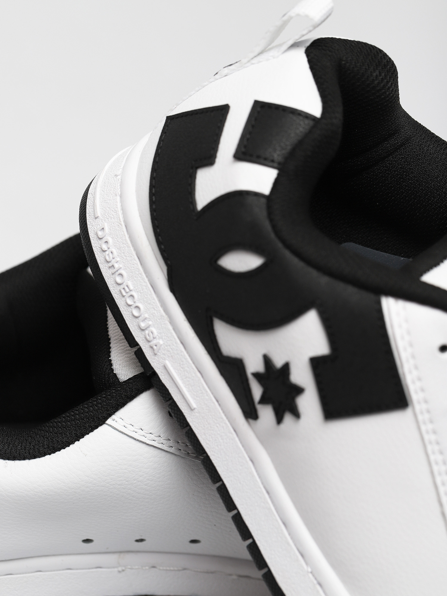 DC Обувки Court Graffik (white/black/black)