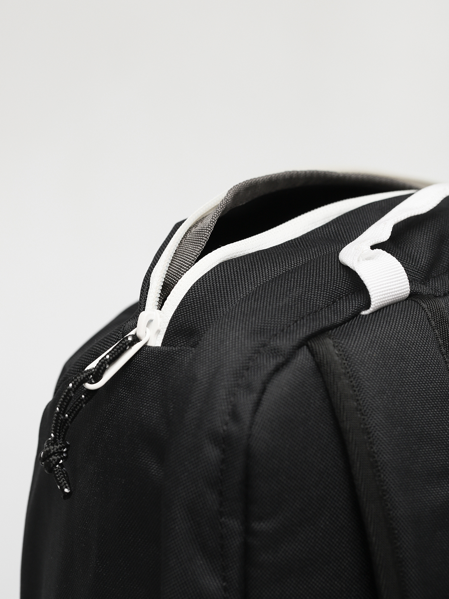 Раница Burton Distortion 18L (true black)