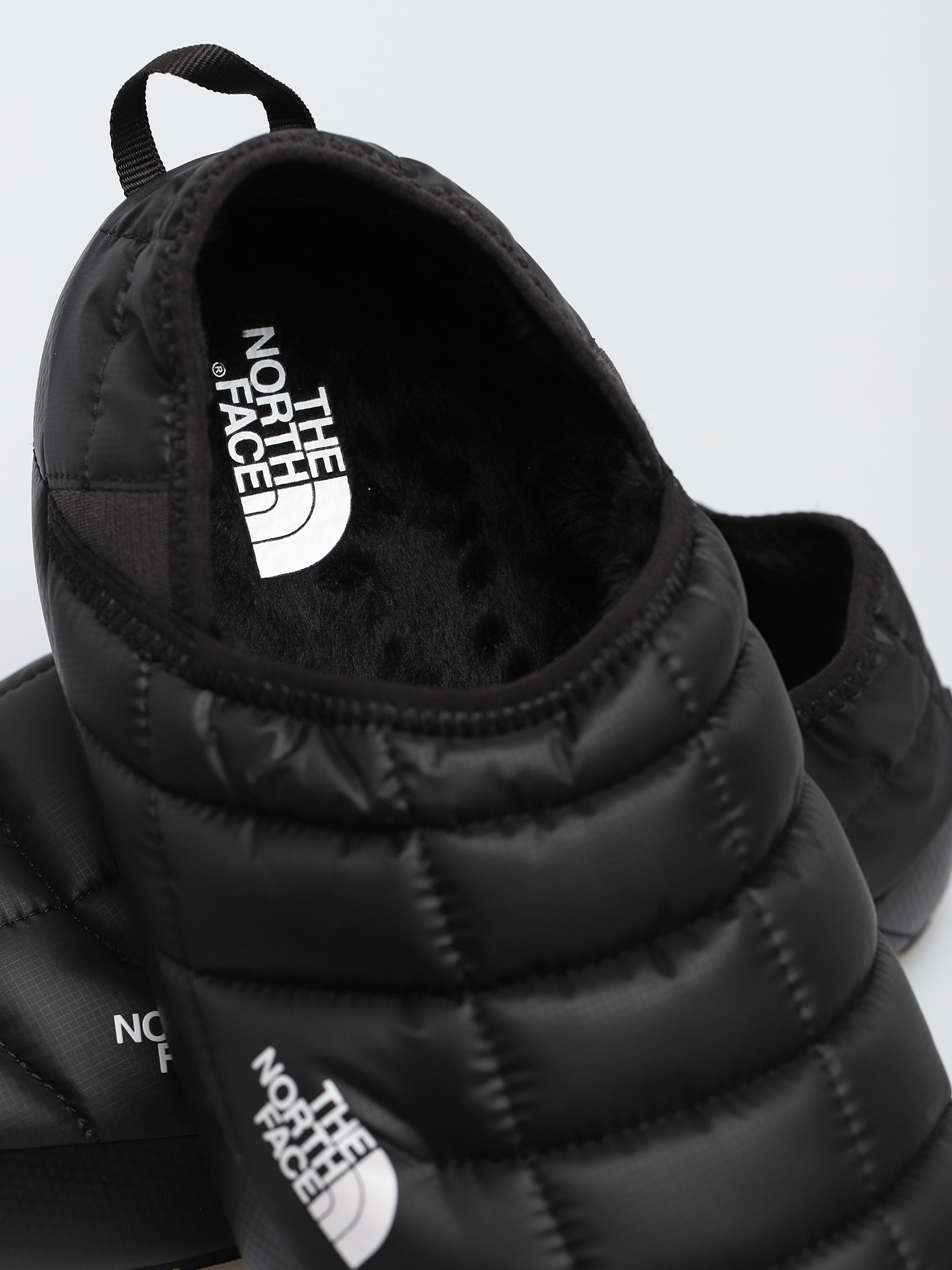 The North Face Обувки Thermoball Traction Mule V (tnf black/tnf white)