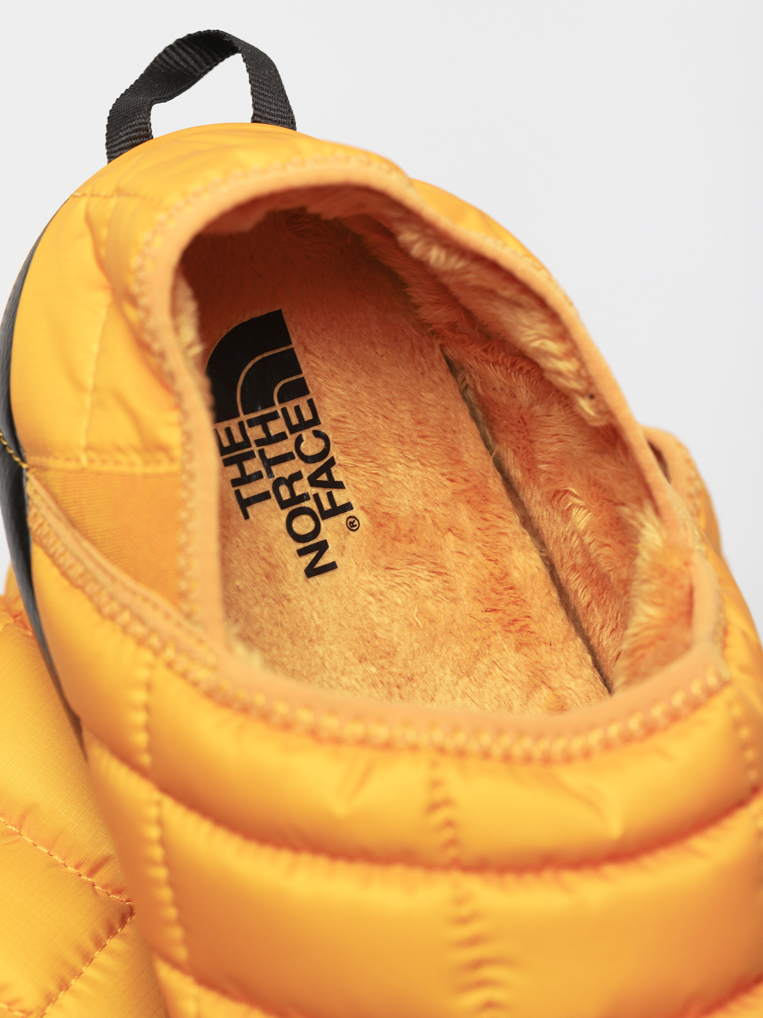 The North Face Обувки Thermoball Traction Mule V (summit gold/tnf black)