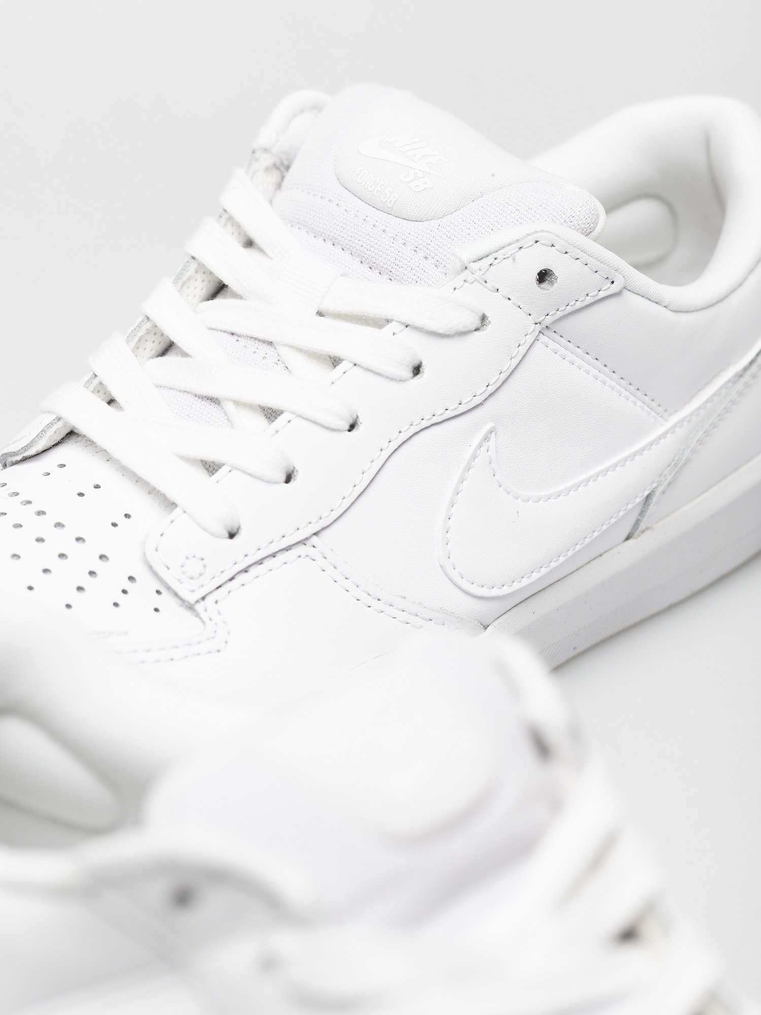 Обувки Nike SB Force 58 Premium Leather (white/white white white)