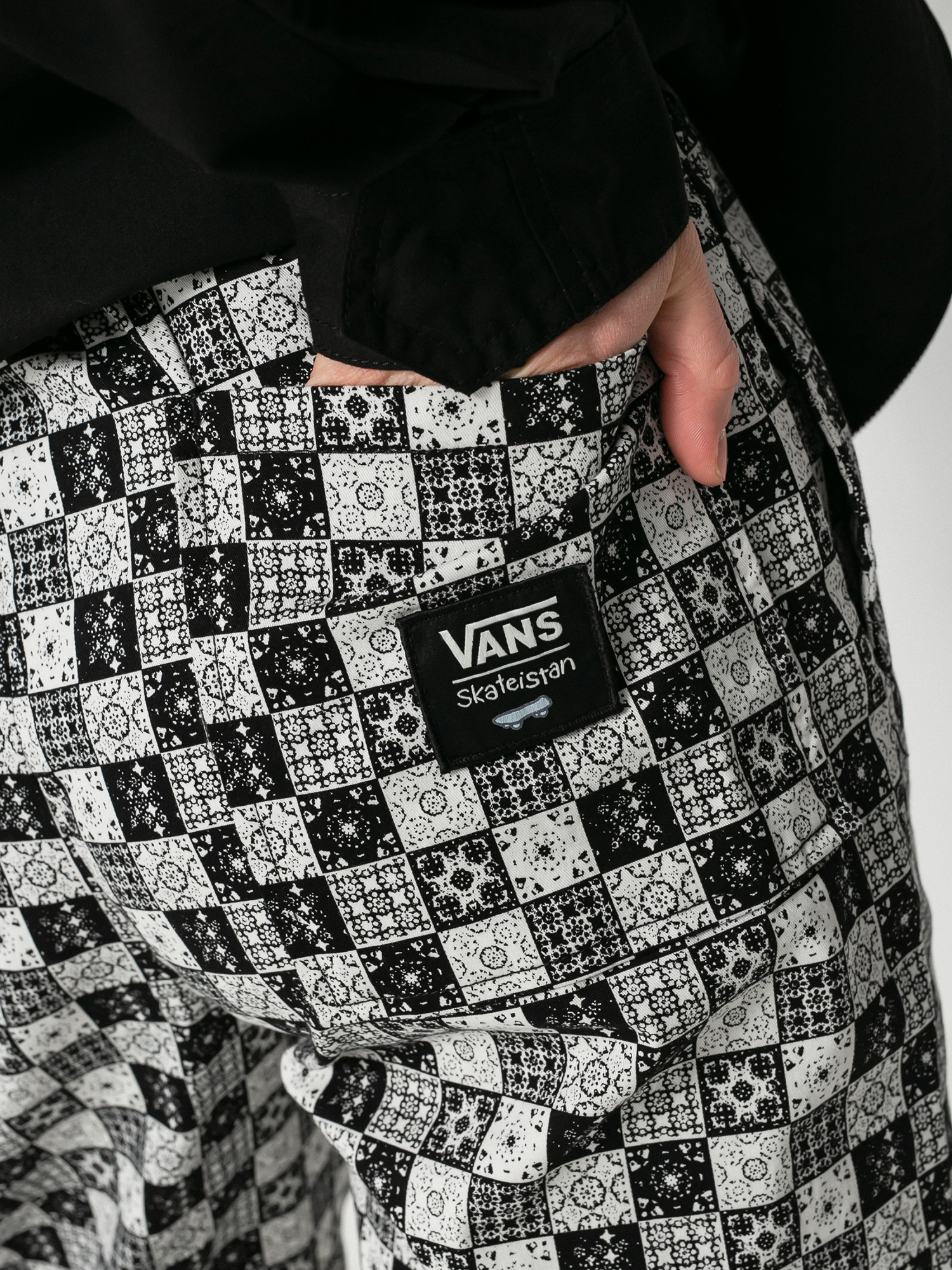 Панталони Vans X Skateistan Wmn (black)