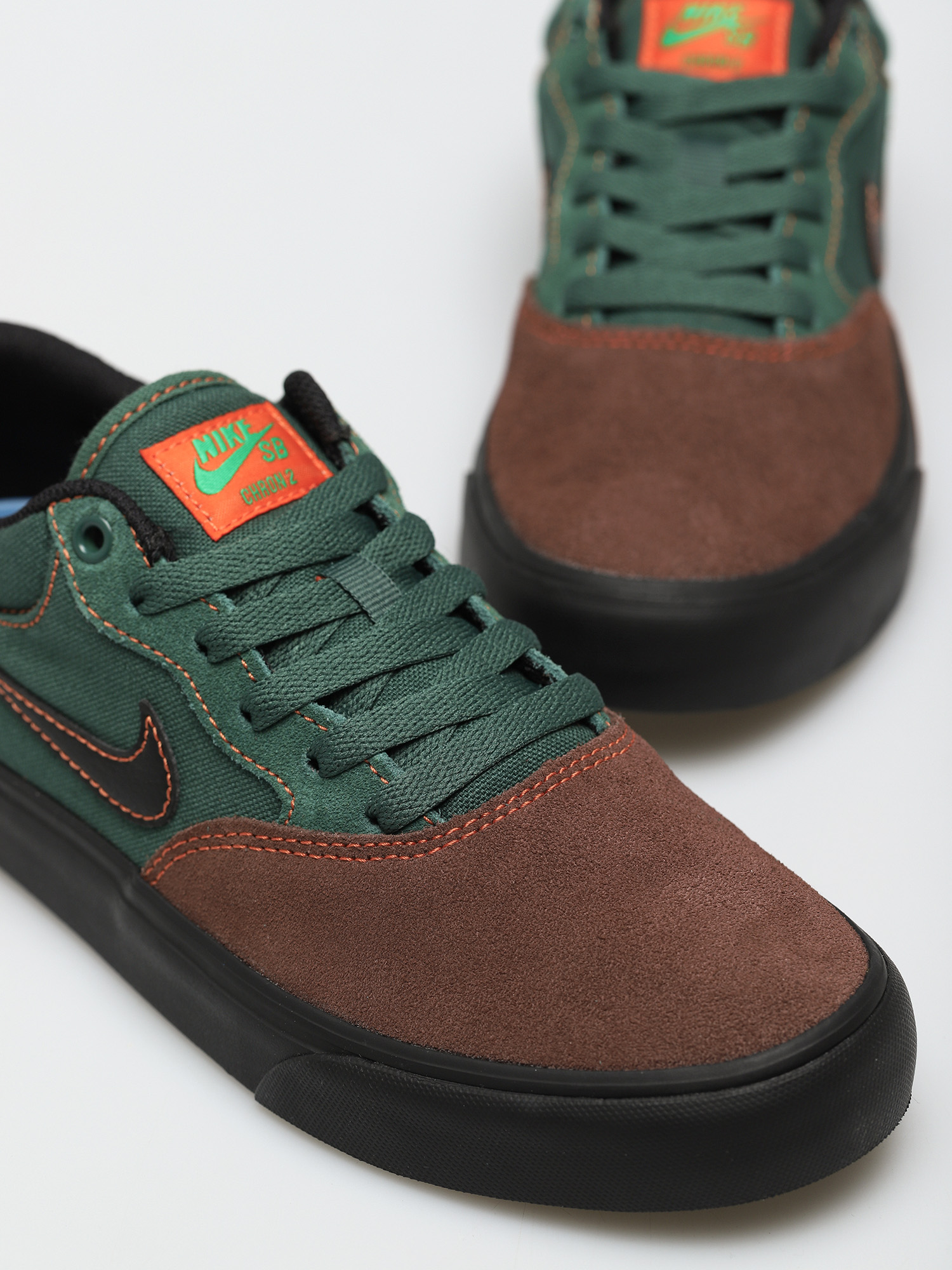 Обувки Nike SB Chron 2 (lt chocolate/black noble green)