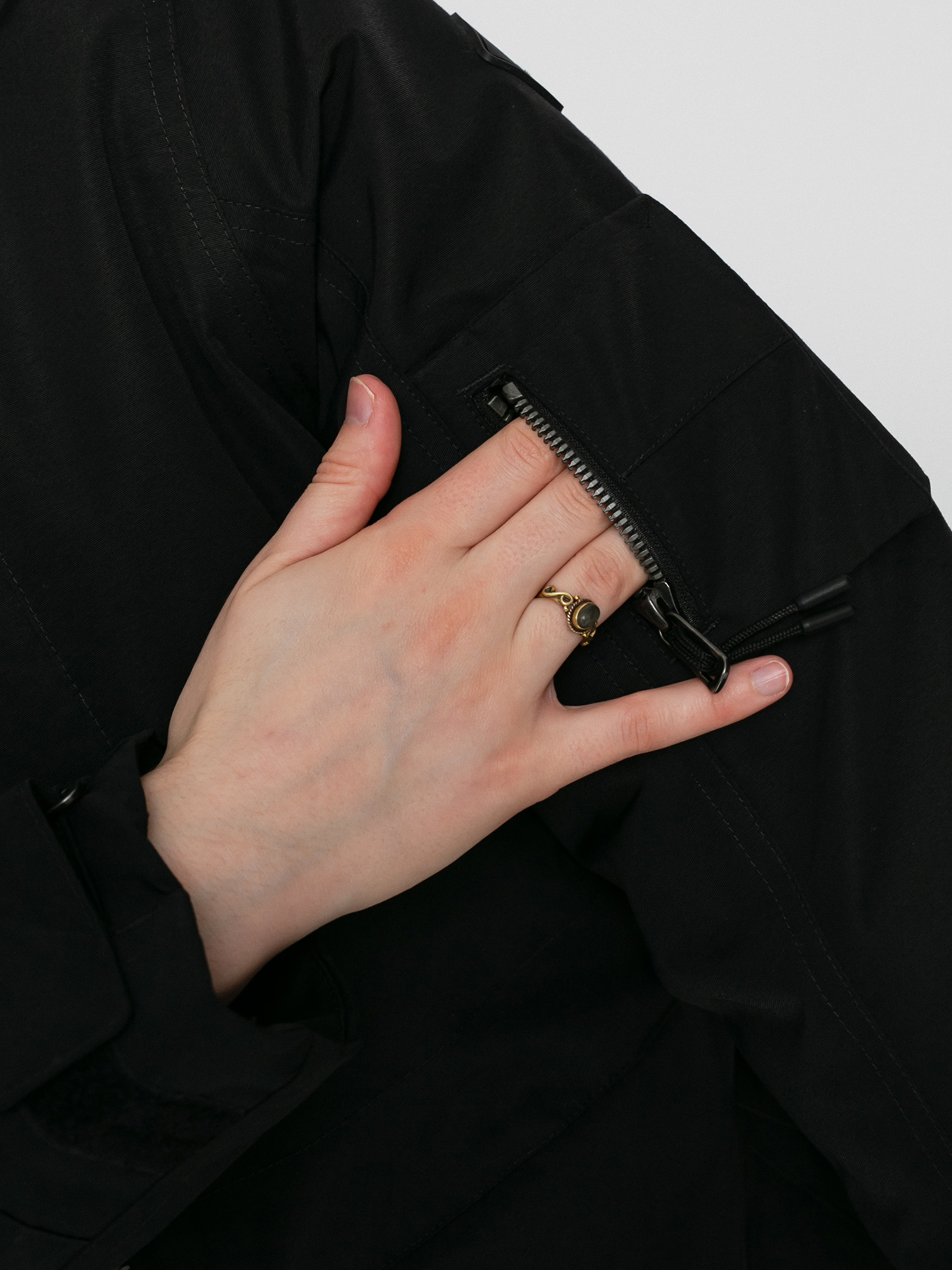 Яке Burton Saxton Parka Wmn (true black)