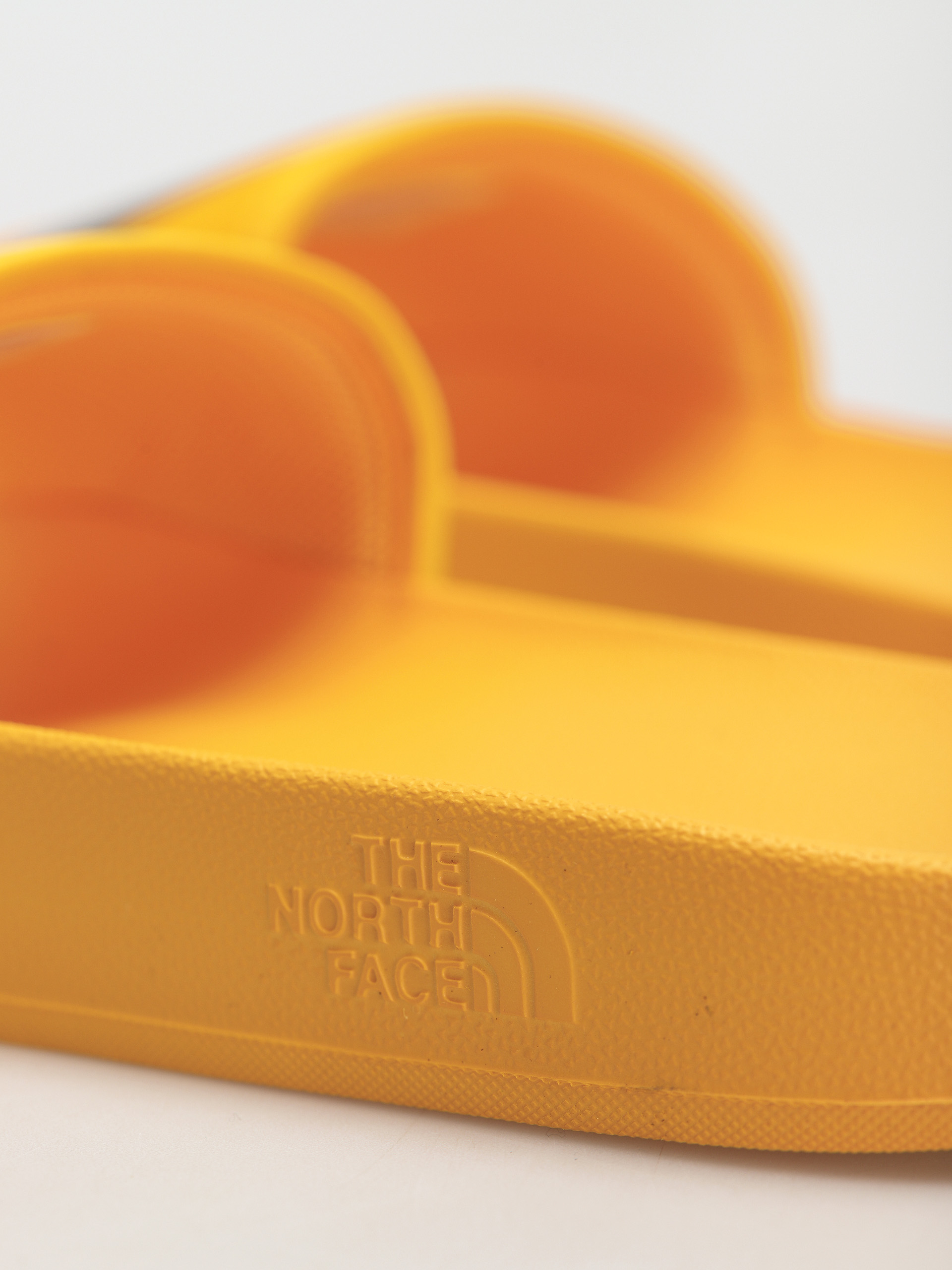 Чехли The North Face Base Camp Slide III (summit gold/tnf black)