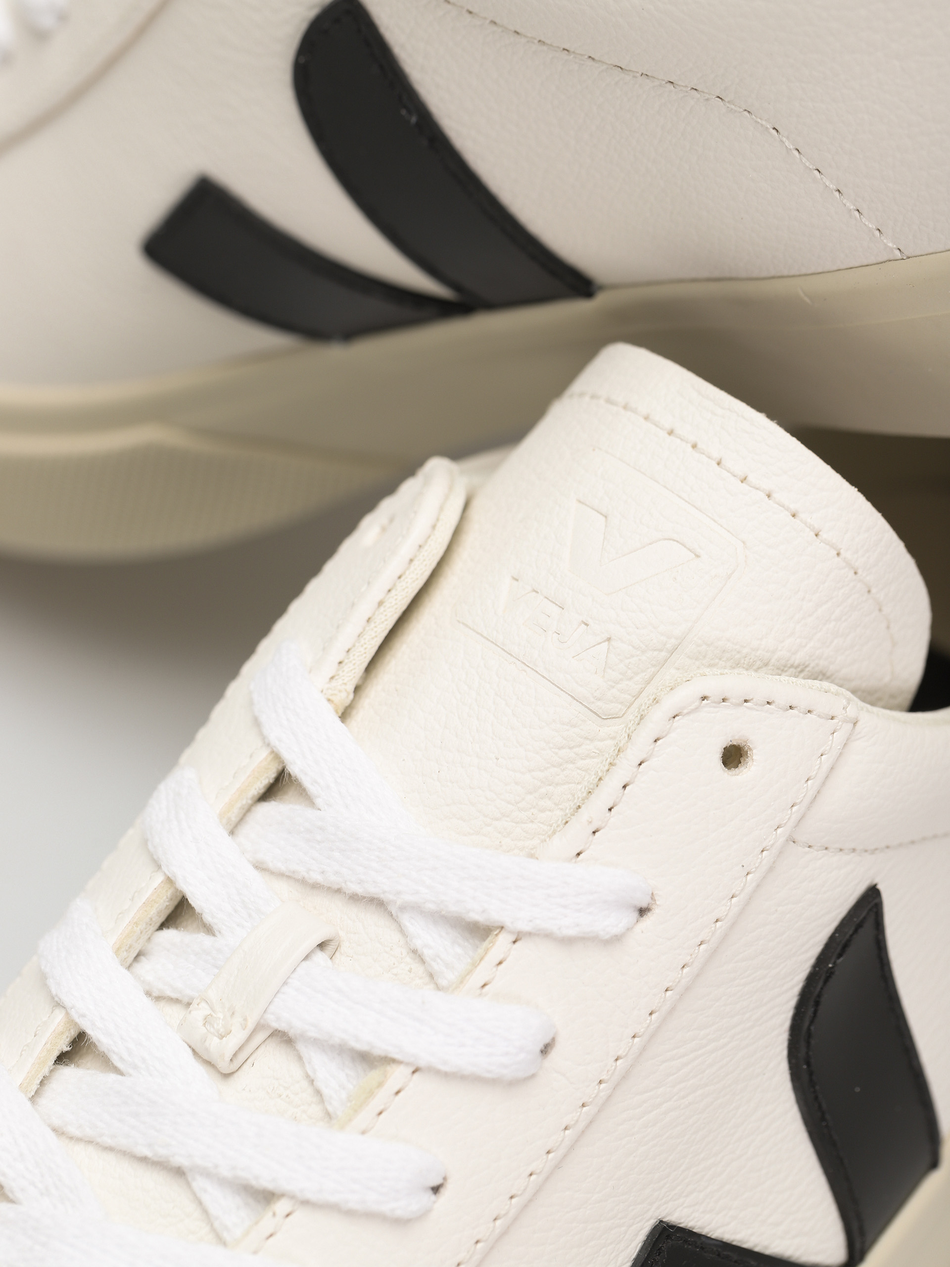 Обувки Veja Campo (extra white black)