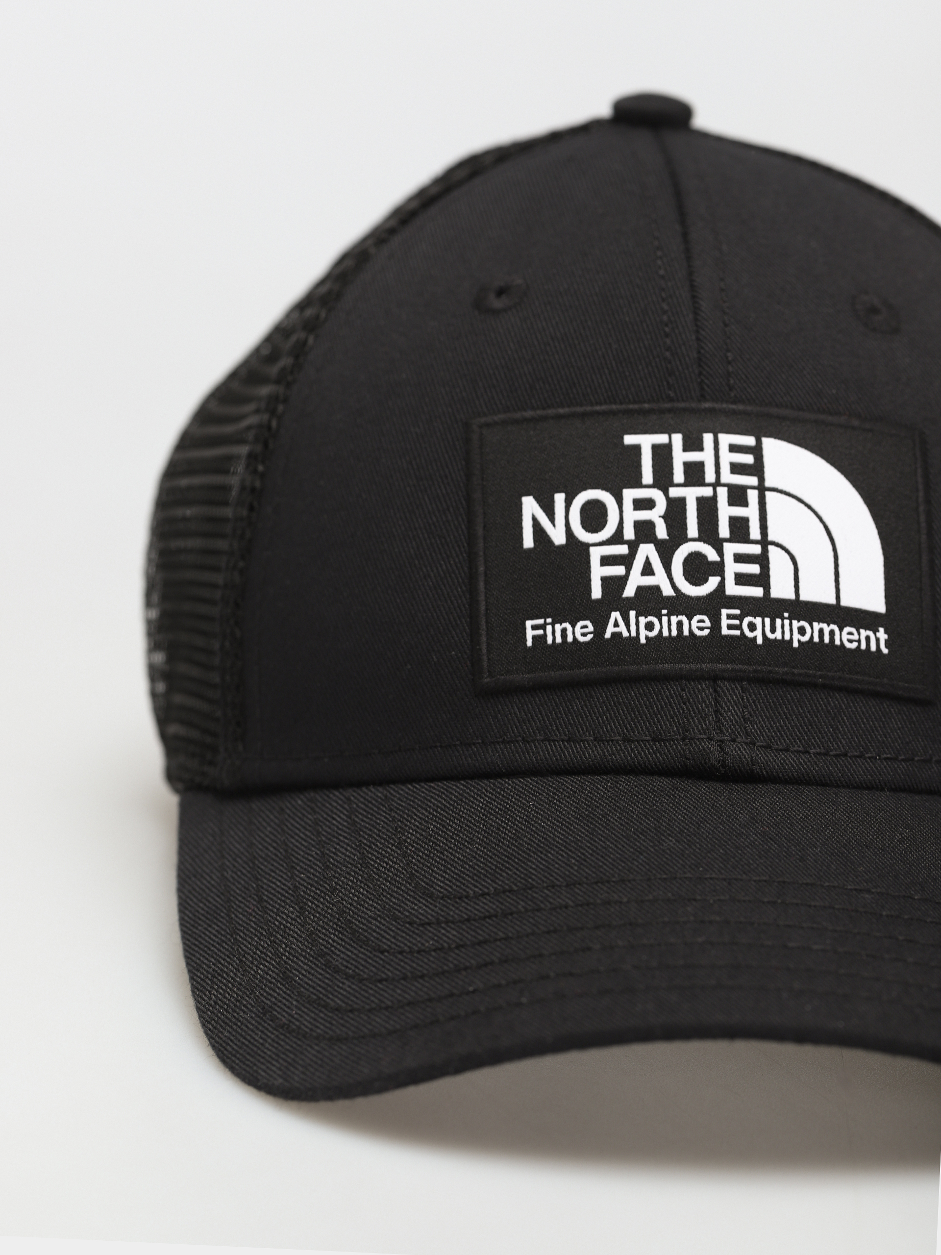 Шапка с козирка The North Face Mudder Trucker (tnf black)