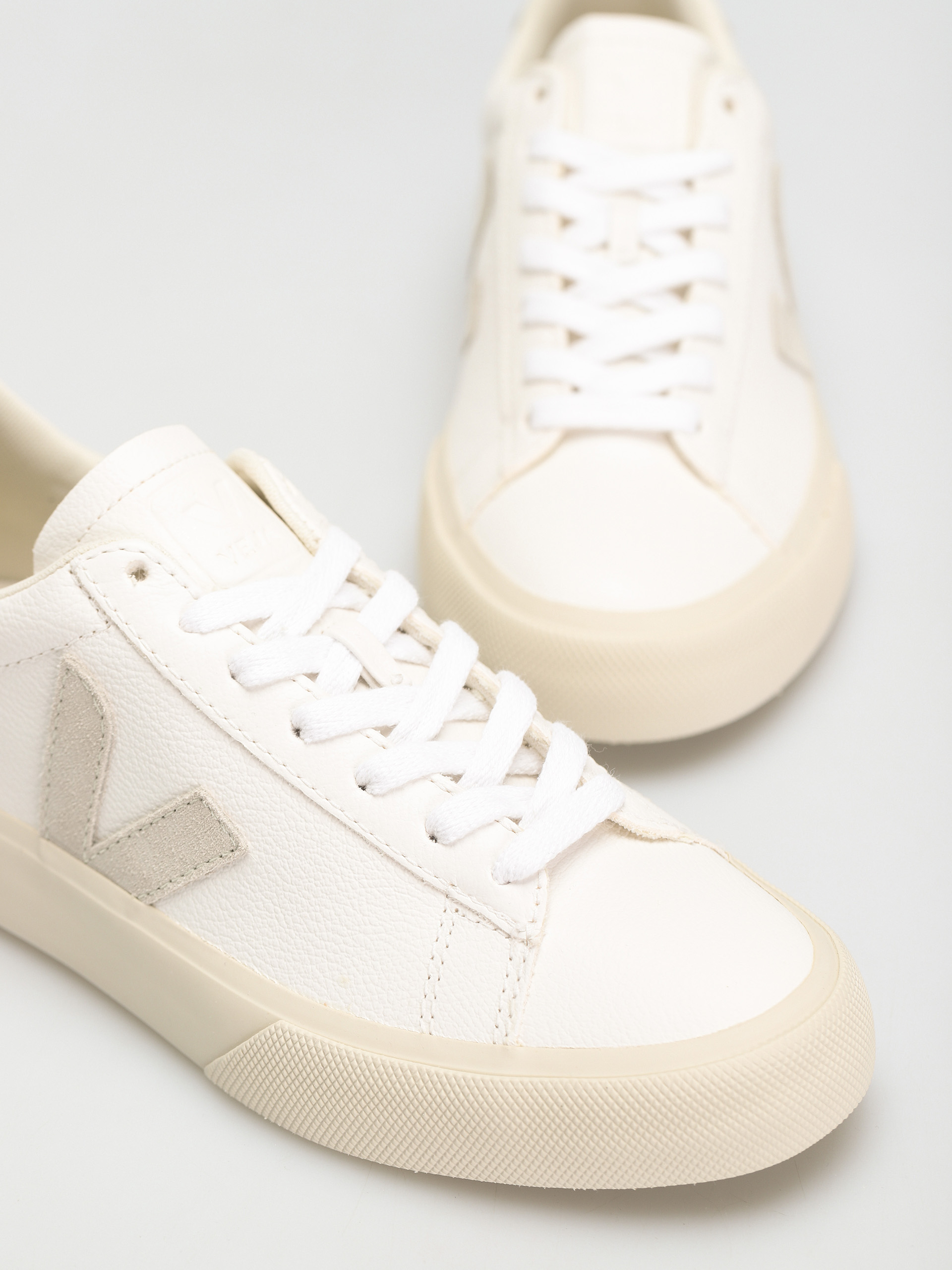 Veja Обувки Campo Wmn (extra white natural suede)