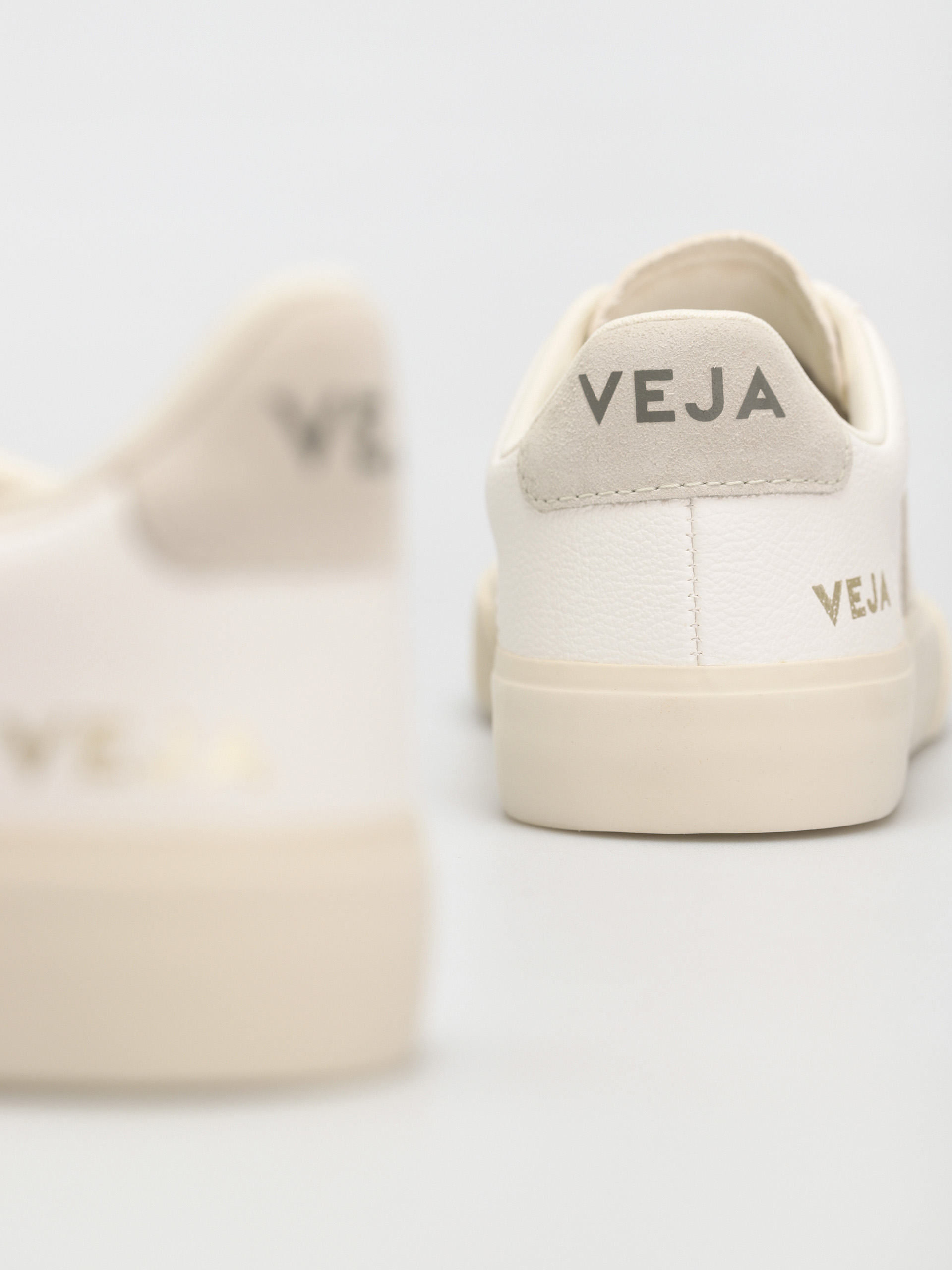 Veja Обувки Campo Wmn (extra white natural suede)