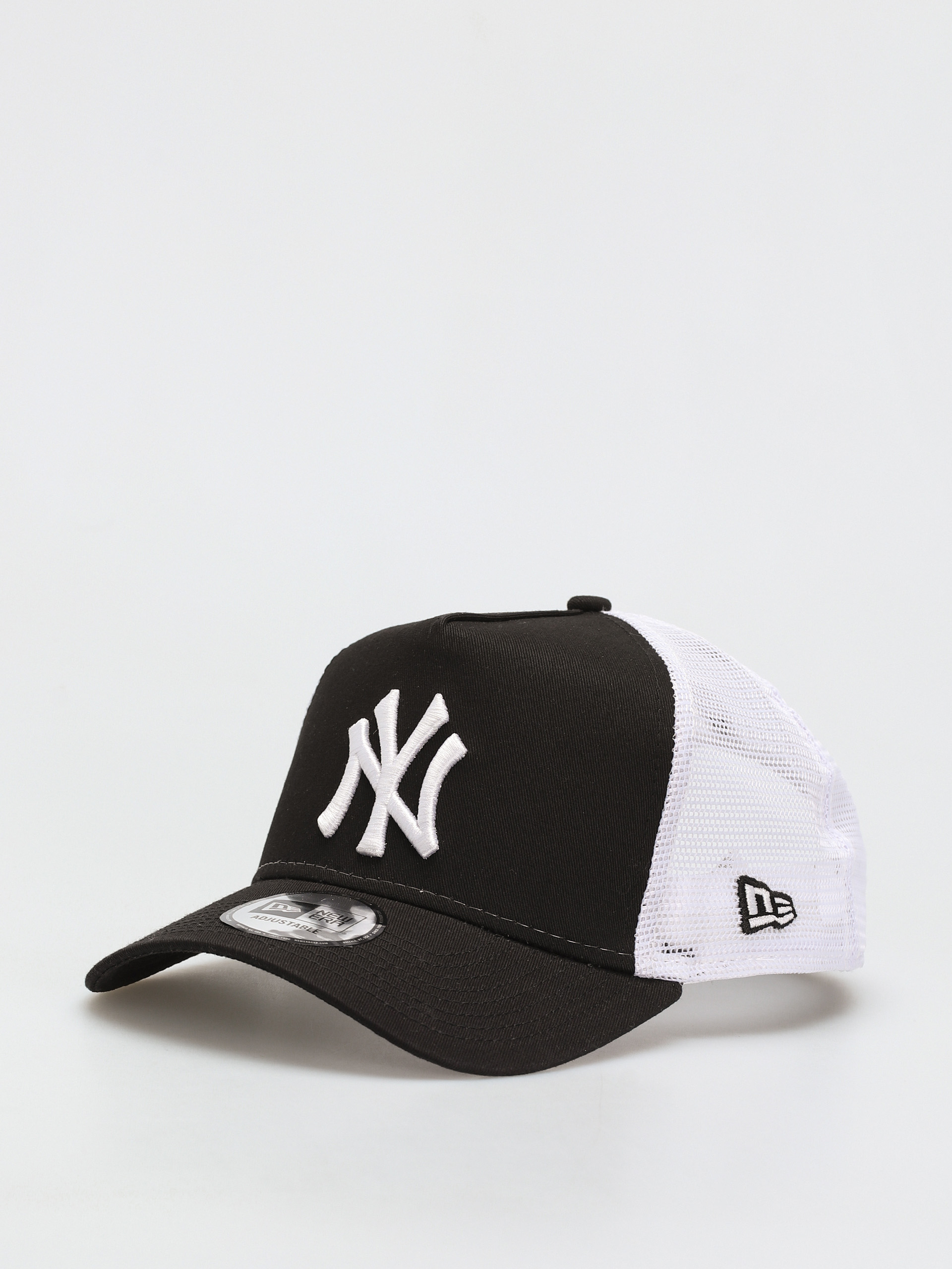 u0428u0430u043fu043au0430 u0441 u043au043eu0437u0438u0440u043au0430 New Era Clean Trucker New York Yankees ZD (black)
