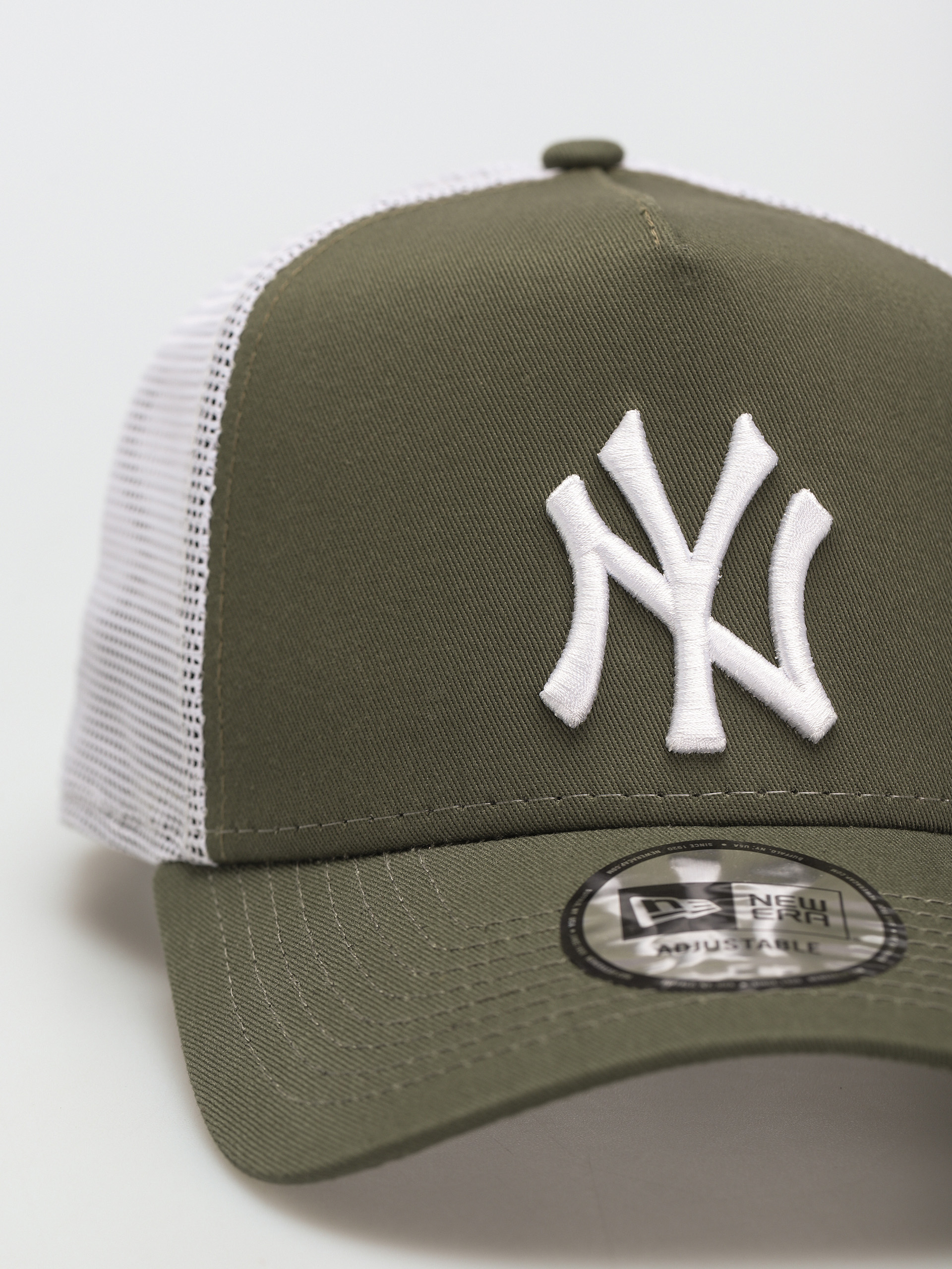 Шапка с козирка New Era League Essential 9Forty Trucker New York Yankees (green)