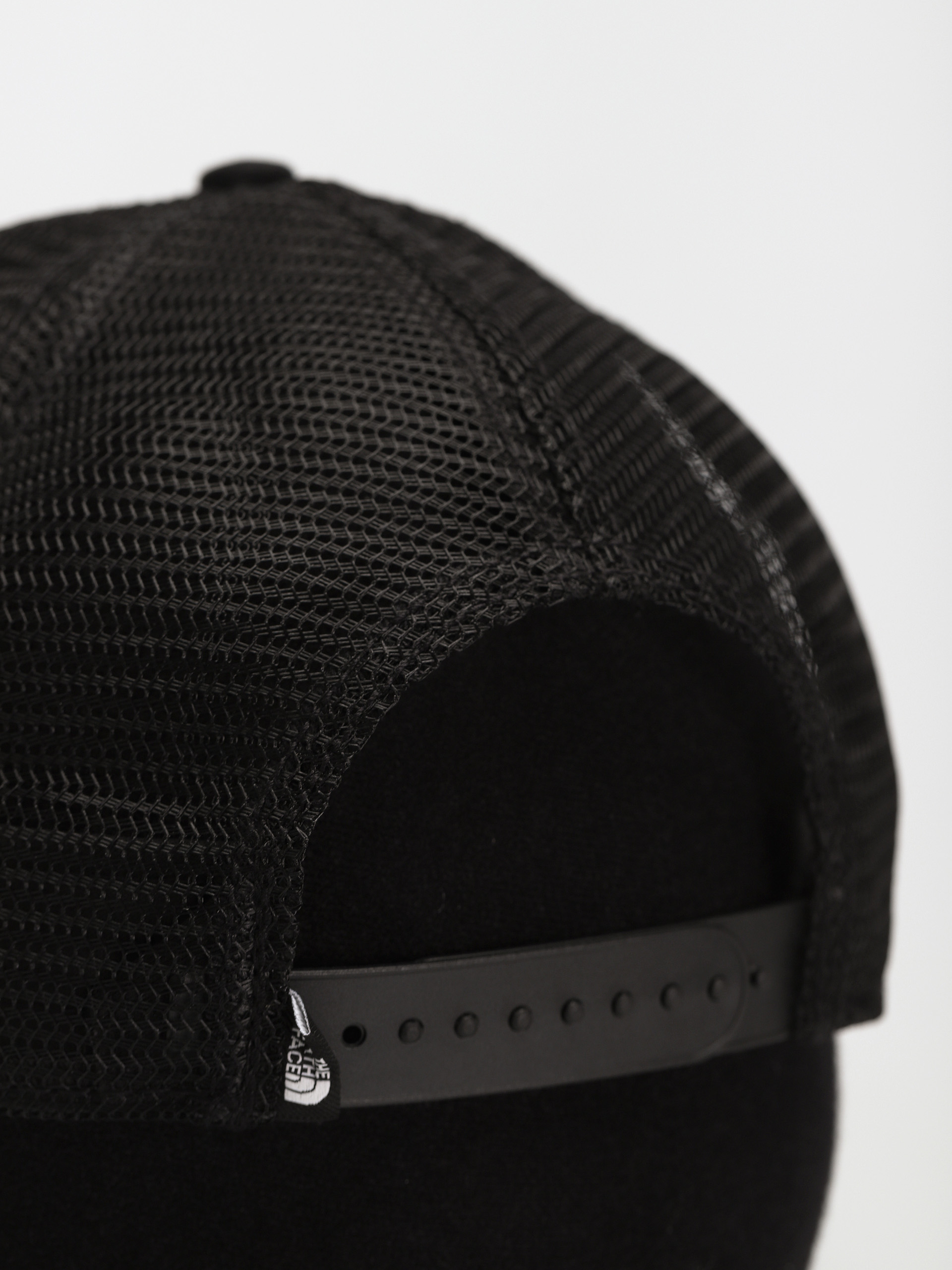 Шапка с козирка The North Face Deep Fit Mudder Trucker (tnf black)