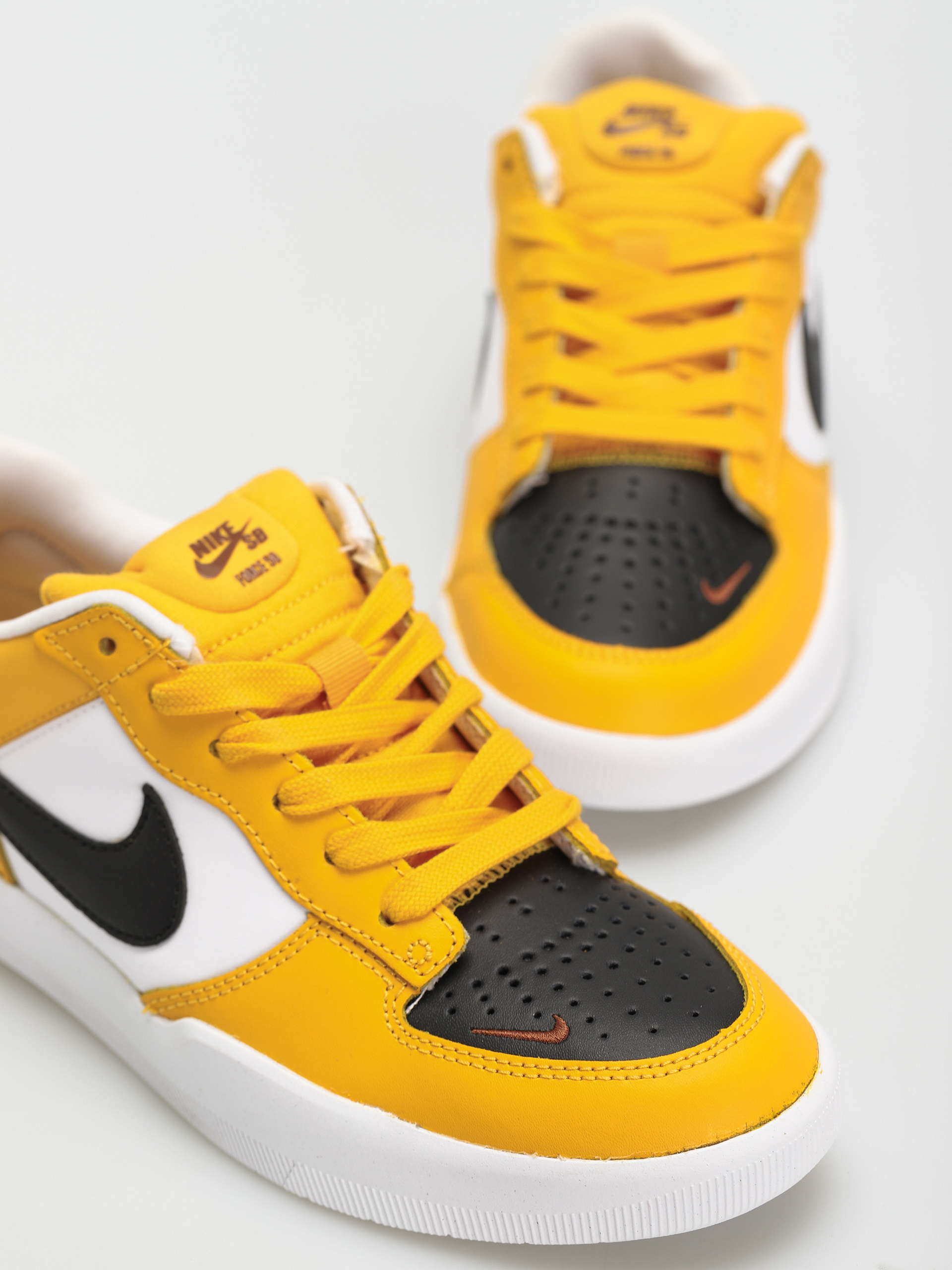 Обувки Nike SB Force 58 Premium (university gold/black white pecan)