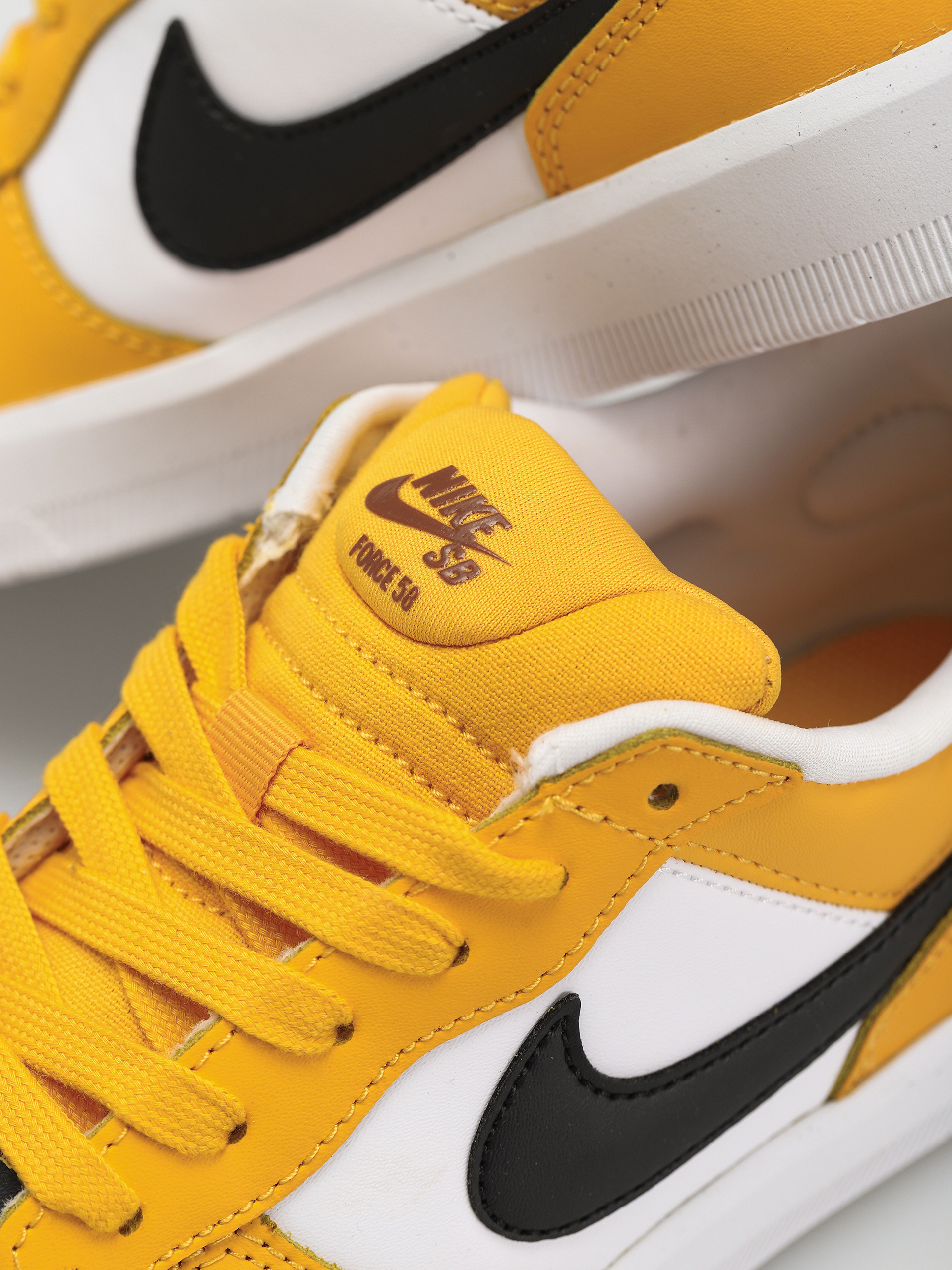 Обувки Nike SB Force 58 Premium (university gold/black white pecan)