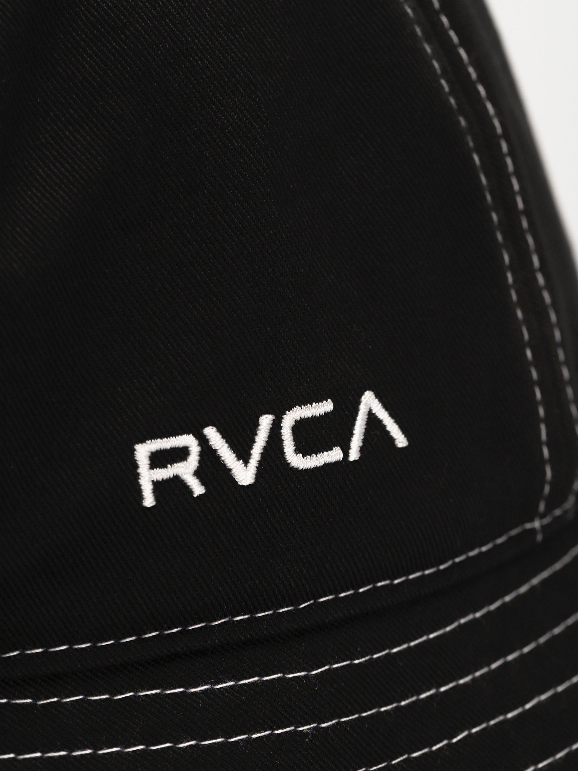 Шапка с периферия RVCA Throwing Shade Bucke Wmn (rvca black)