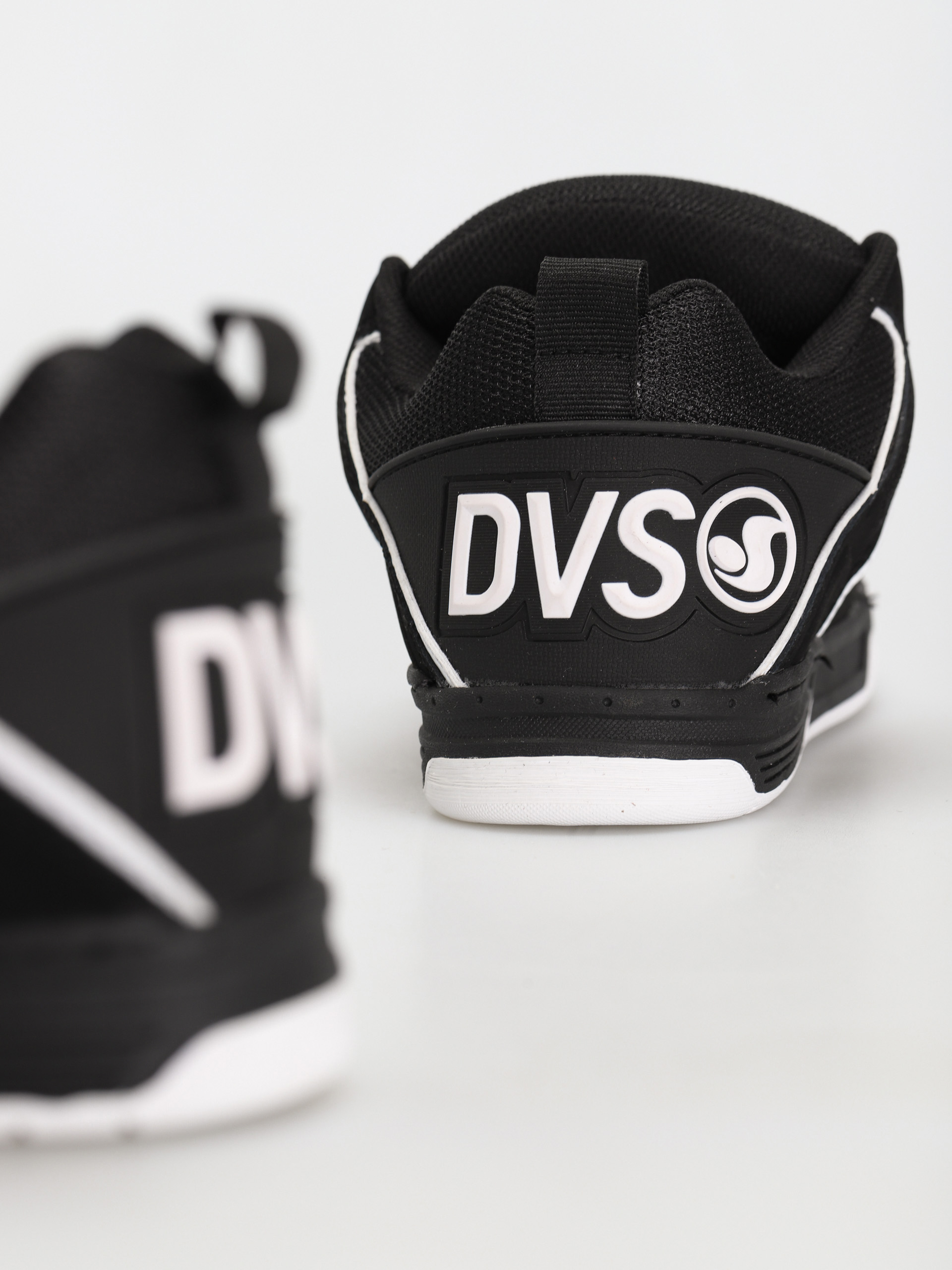 Обувки DVS Comanche (black white leather nubuck)