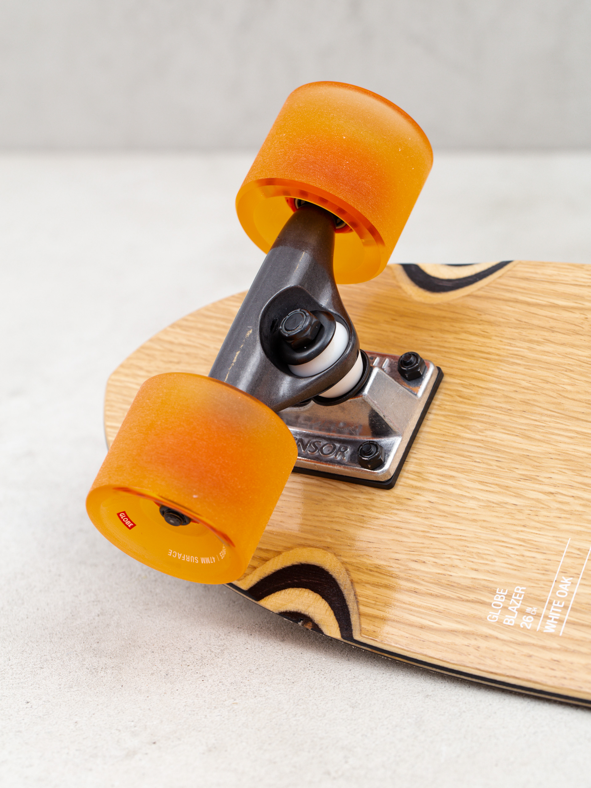 Крузер Globe Blazer (white oak/concrete)