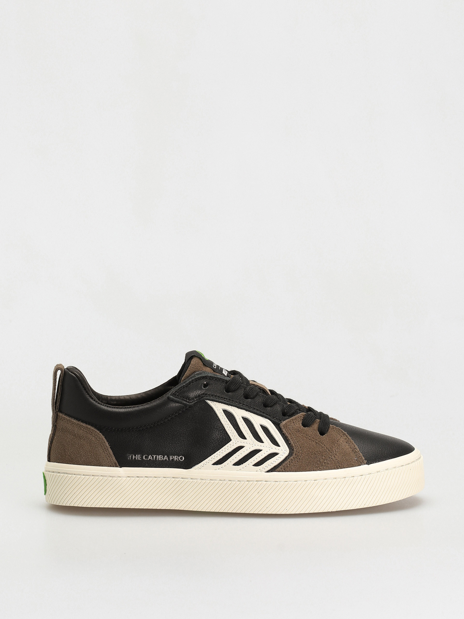 u041eu0431u0443u0432u043au0438 Cariuma Catiba Pro (black premium leather dark khaki suede)