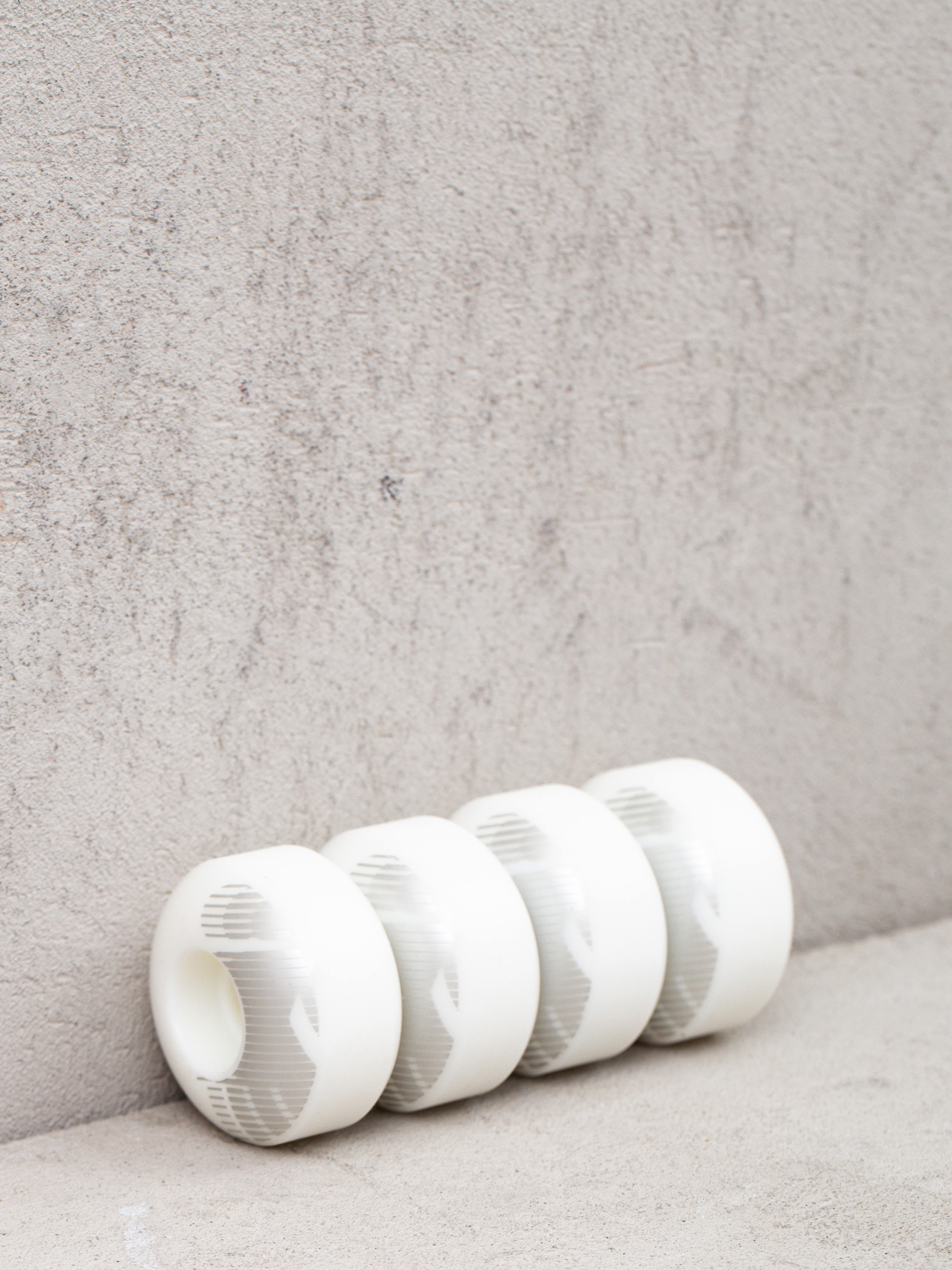 Girl Skateboard Колелца Hero Staple (white/silver)