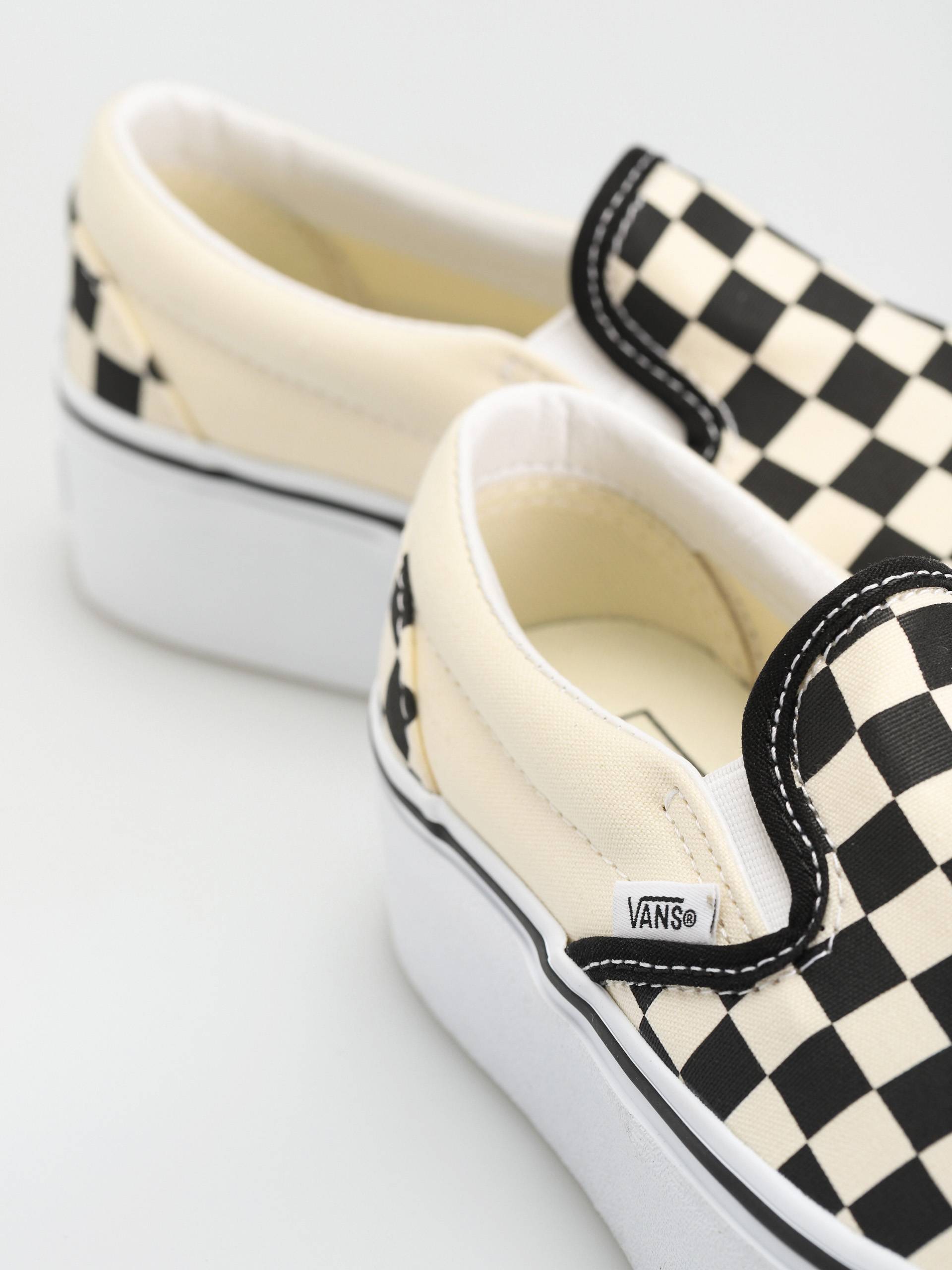 Vans Обувки Classic Slip On Stackform (checkerboard black/classic white)