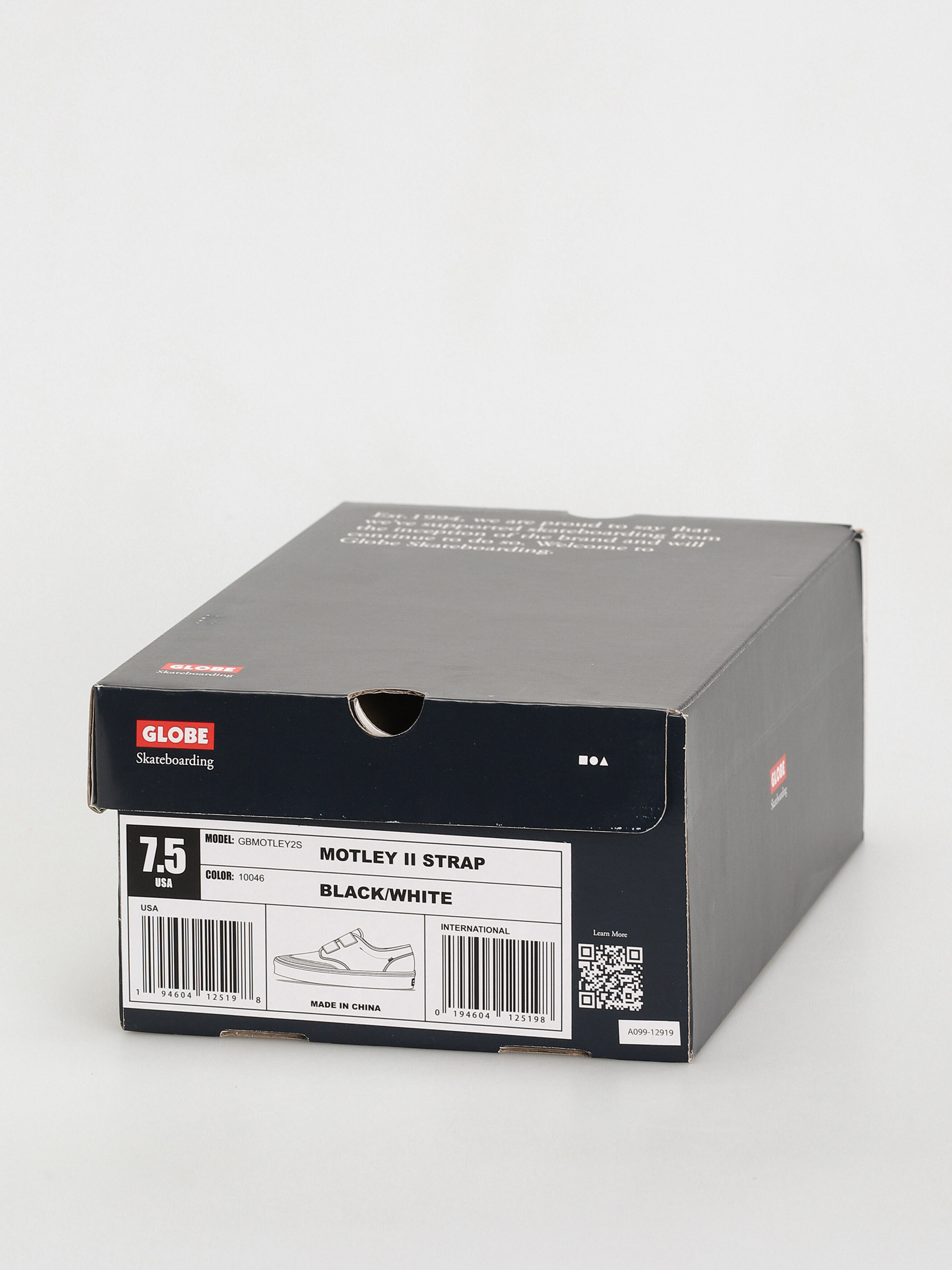 Globe Обувки Motley II Strap (black/white)