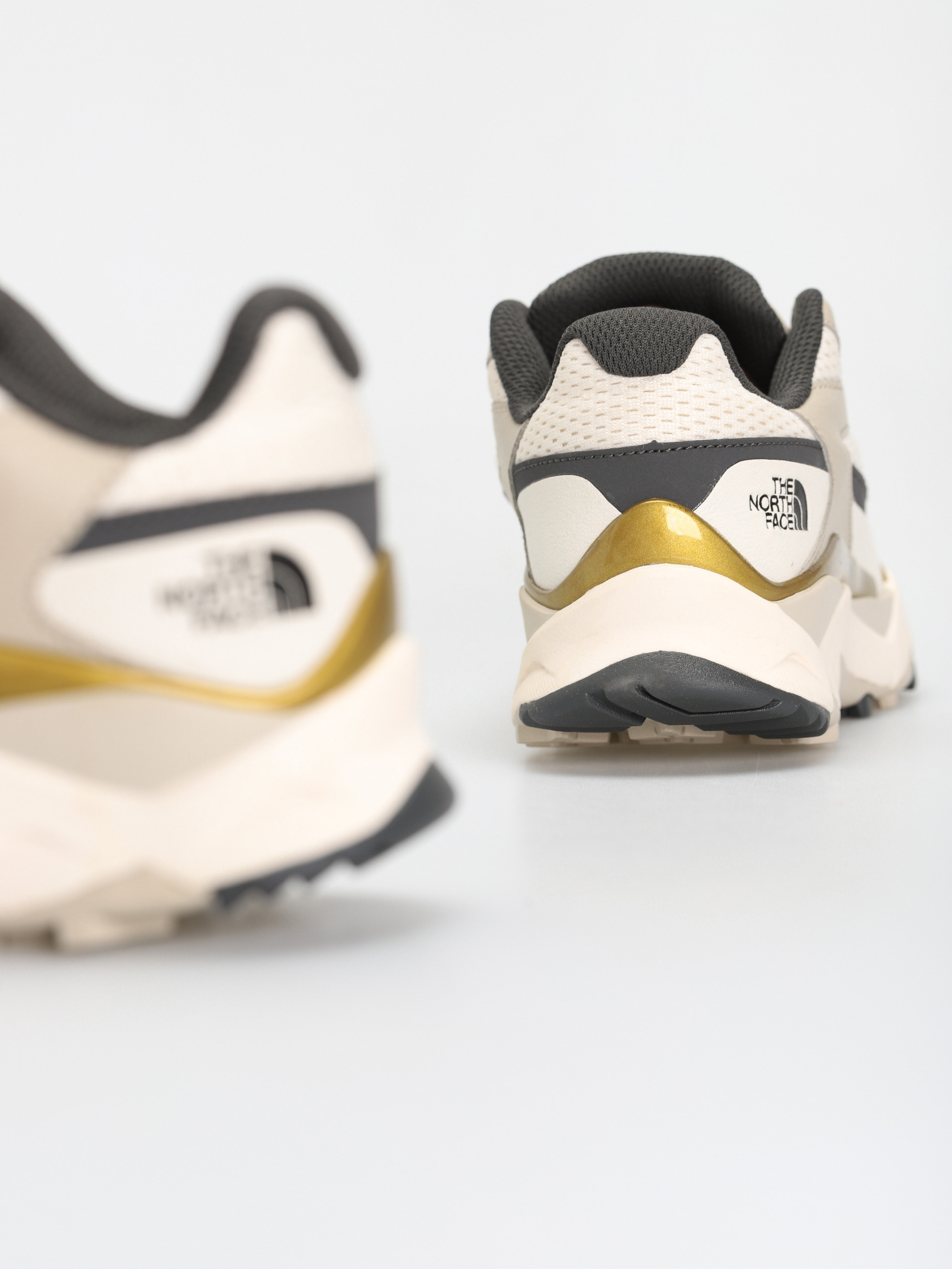 The North Face Обувки Vectiv Taraval Wmn (gardenia white/sandstone)