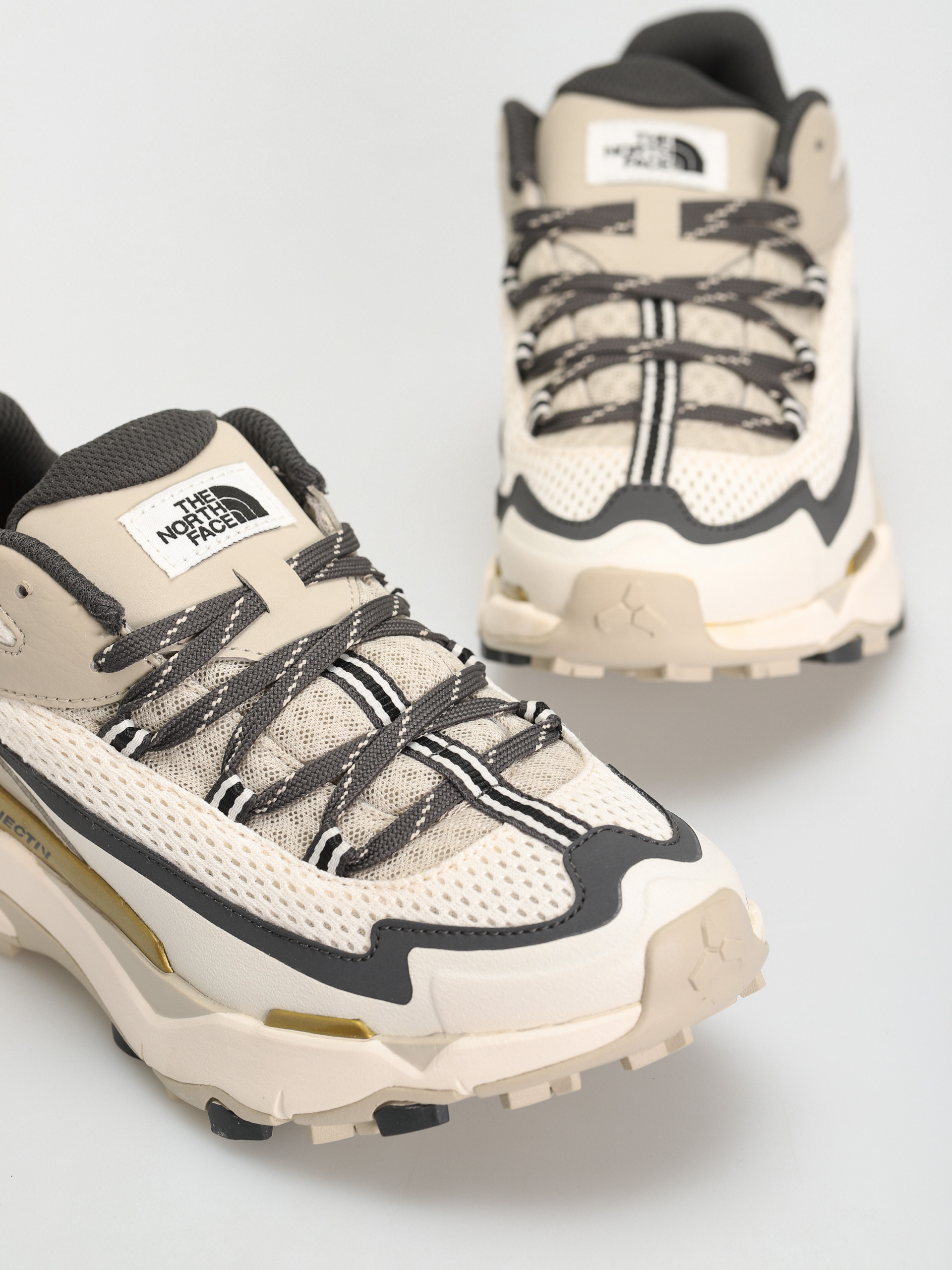 The North Face Обувки Vectiv Taraval Wmn (gardenia white/sandstone)